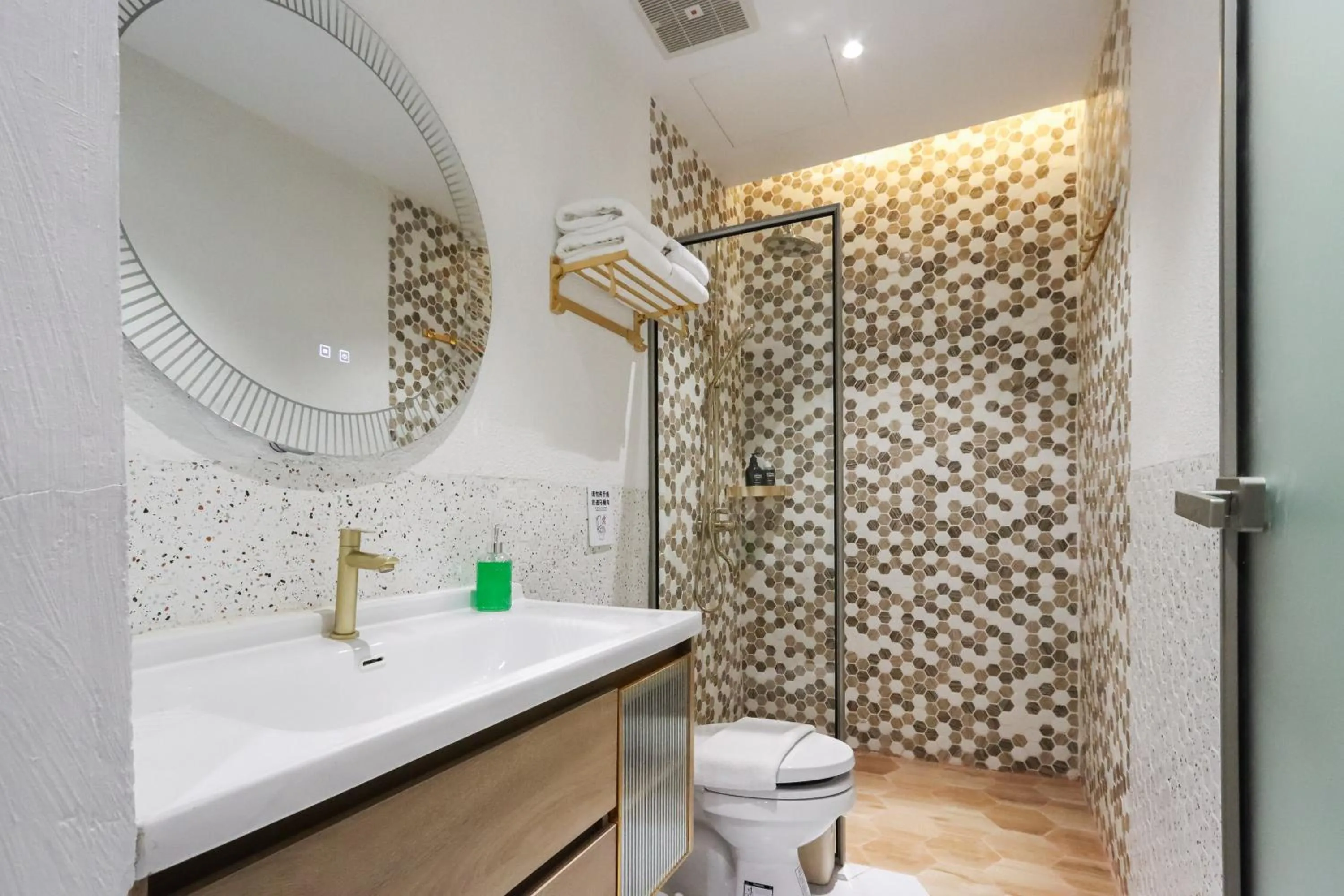 Bathroom in Casabella Homestay Batam