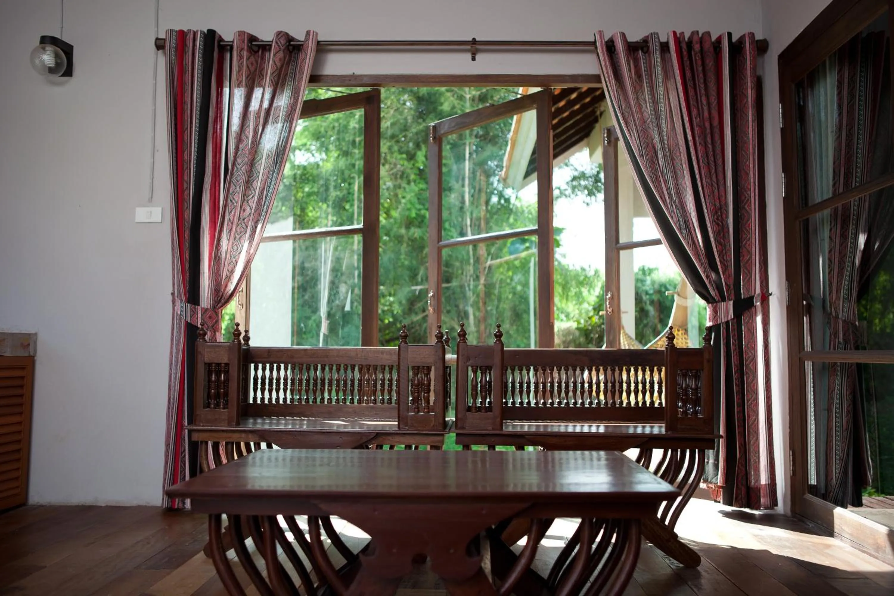 Living room in Chiangmai Royal Creek Hotel