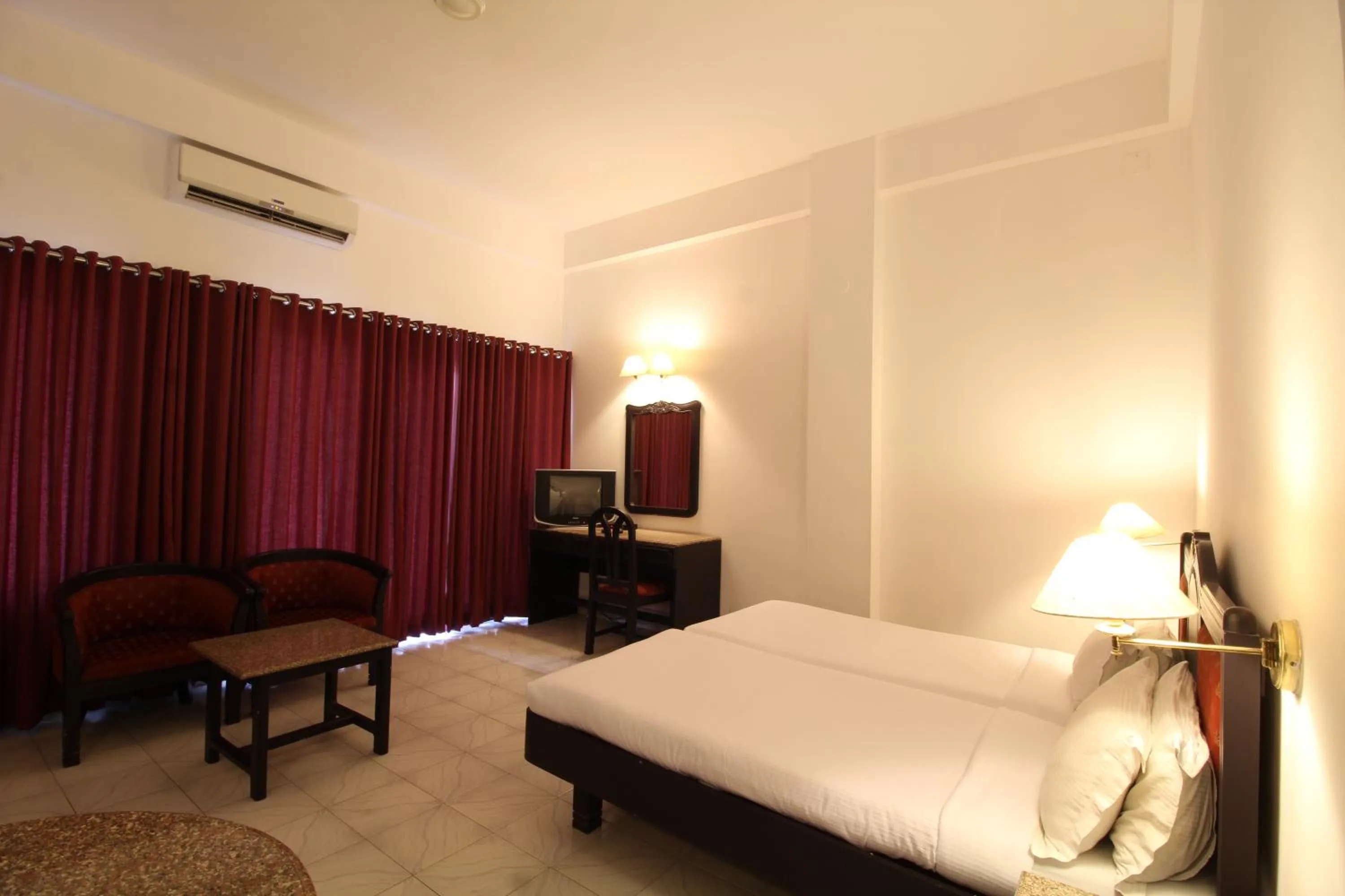 Photo of the whole room, Bed in Sopanam Heritage