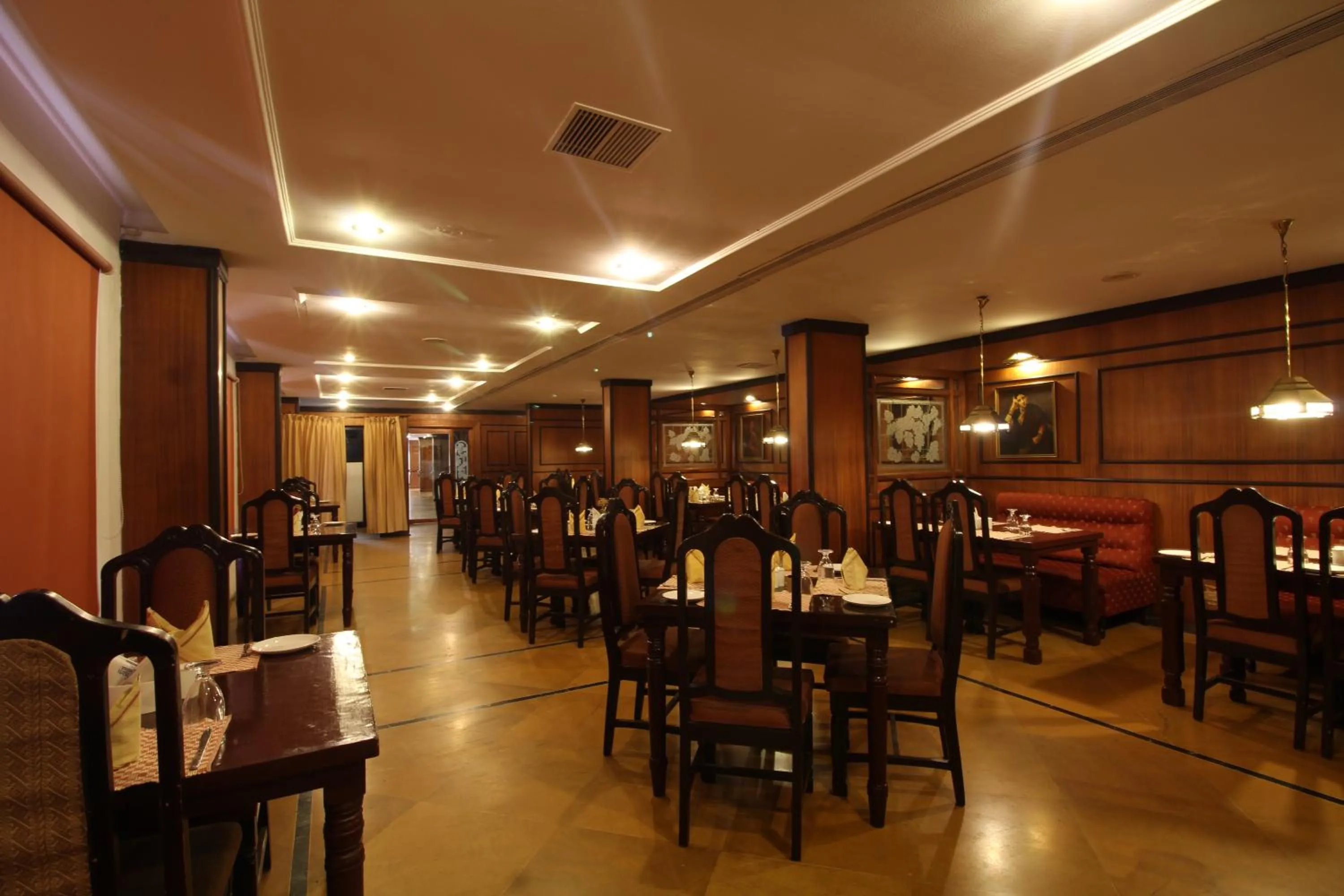 Restaurant/places to eat in Sopanam Heritage