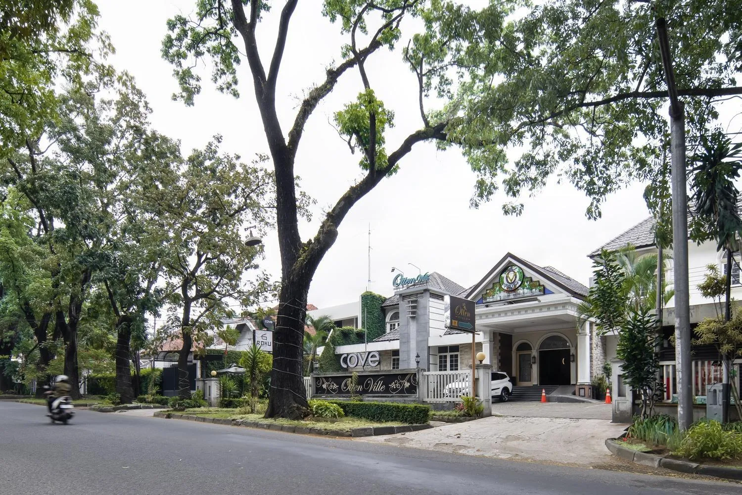 Property building in Cove Ottenville Boutique Hotel