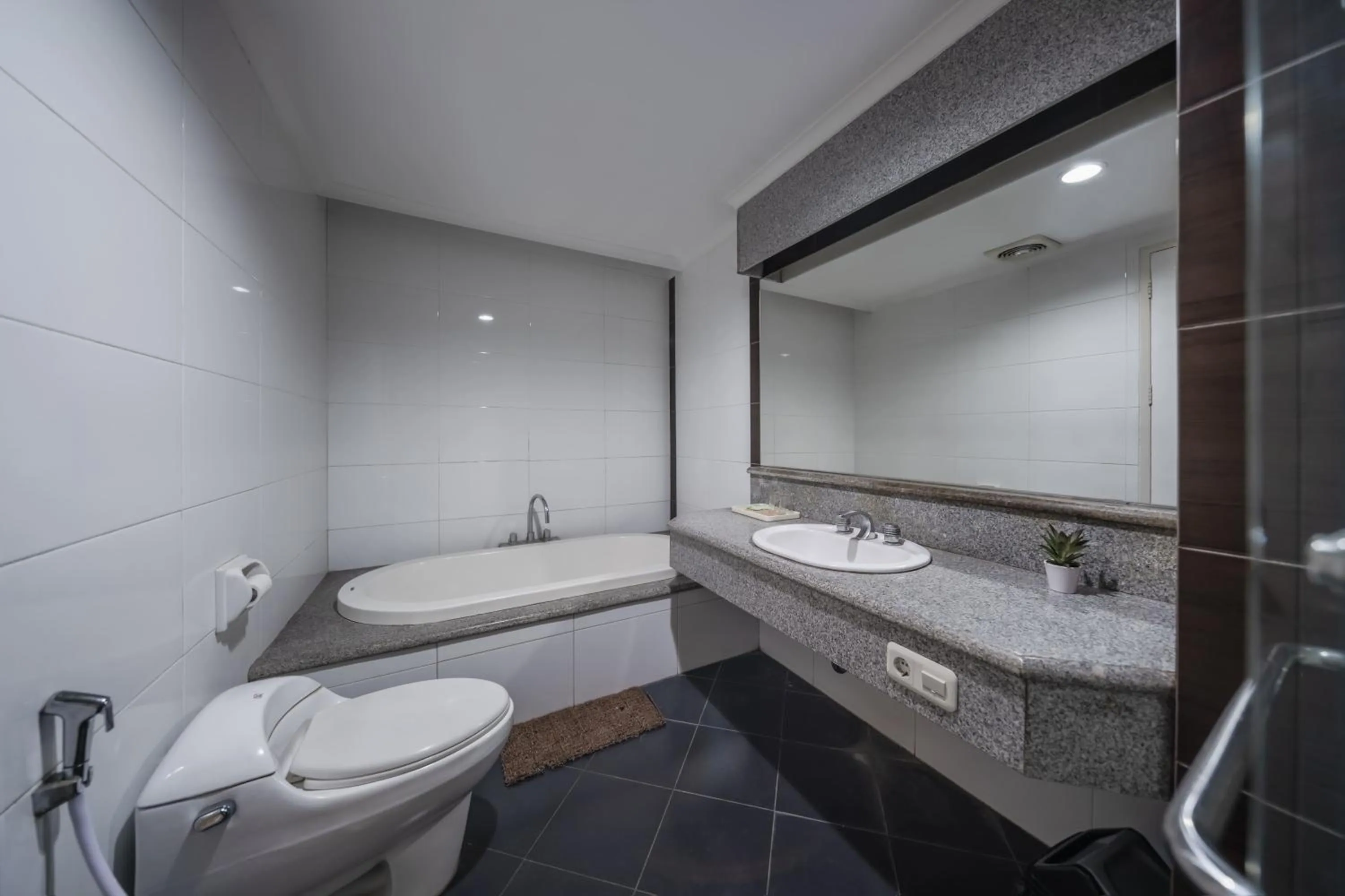 Bathroom in Cove Ottenville Boutique Hotel