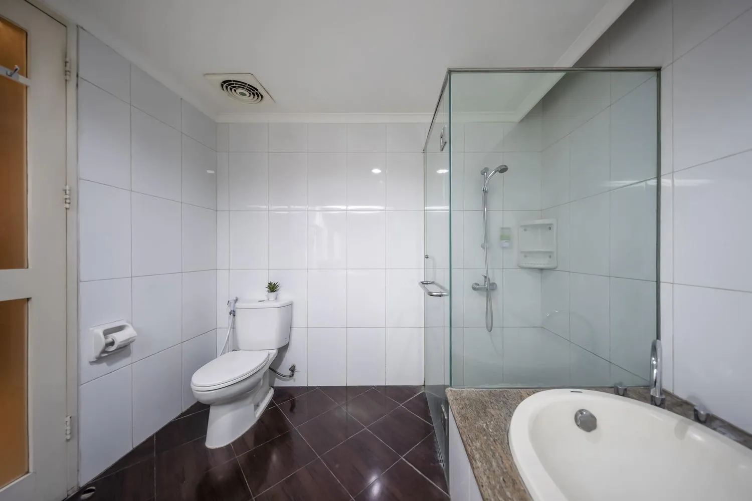 Shower in Cove Ottenville Boutique Hotel