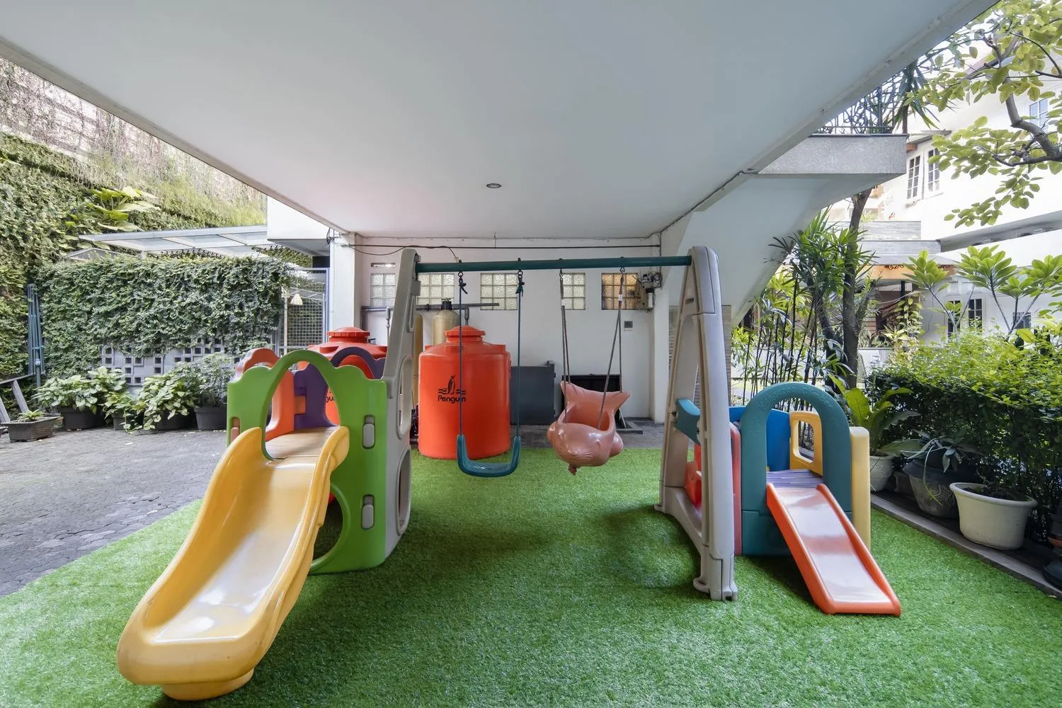 Children play ground in Cove Ottenville Boutique Hotel