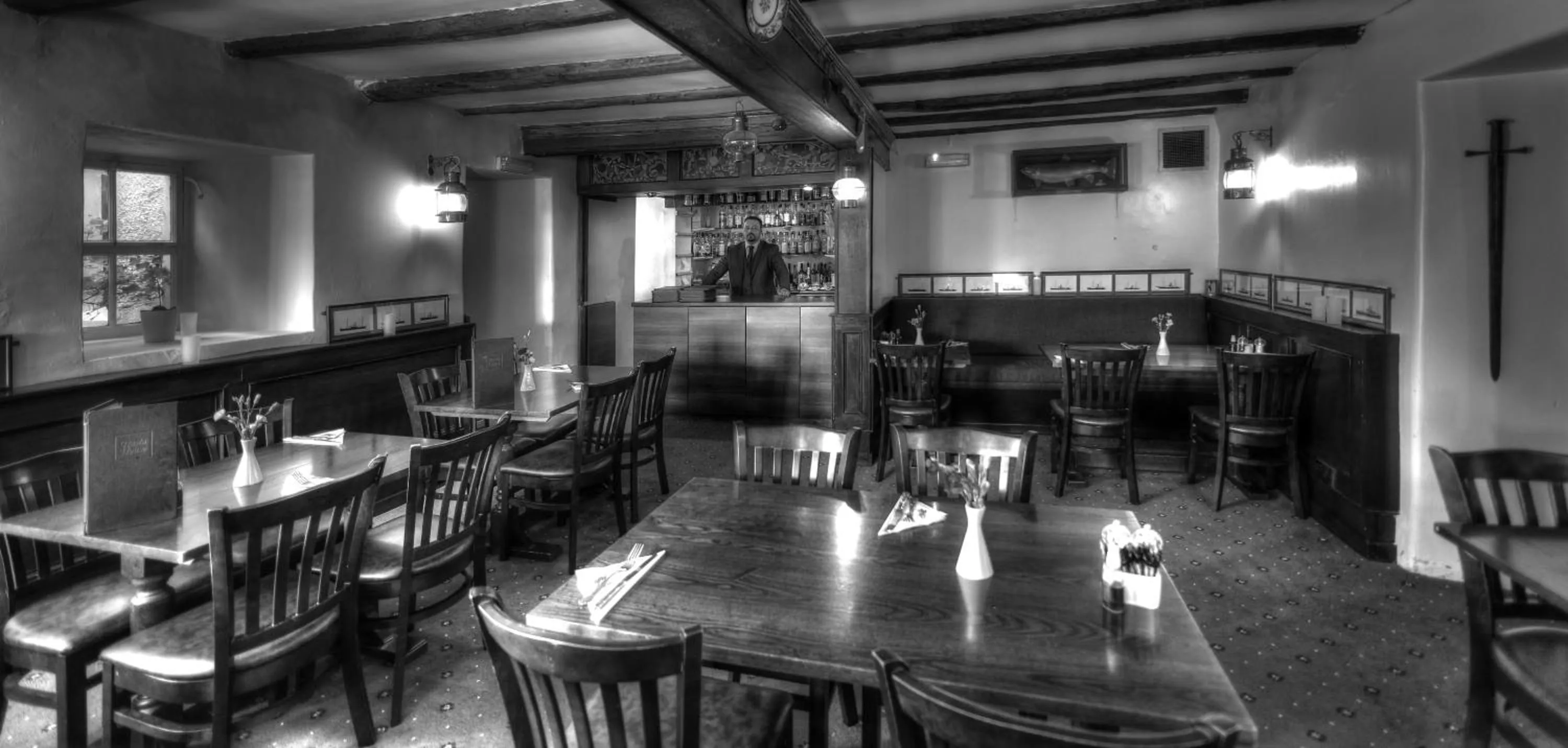 Restaurant/places to eat in Busta House Hotel