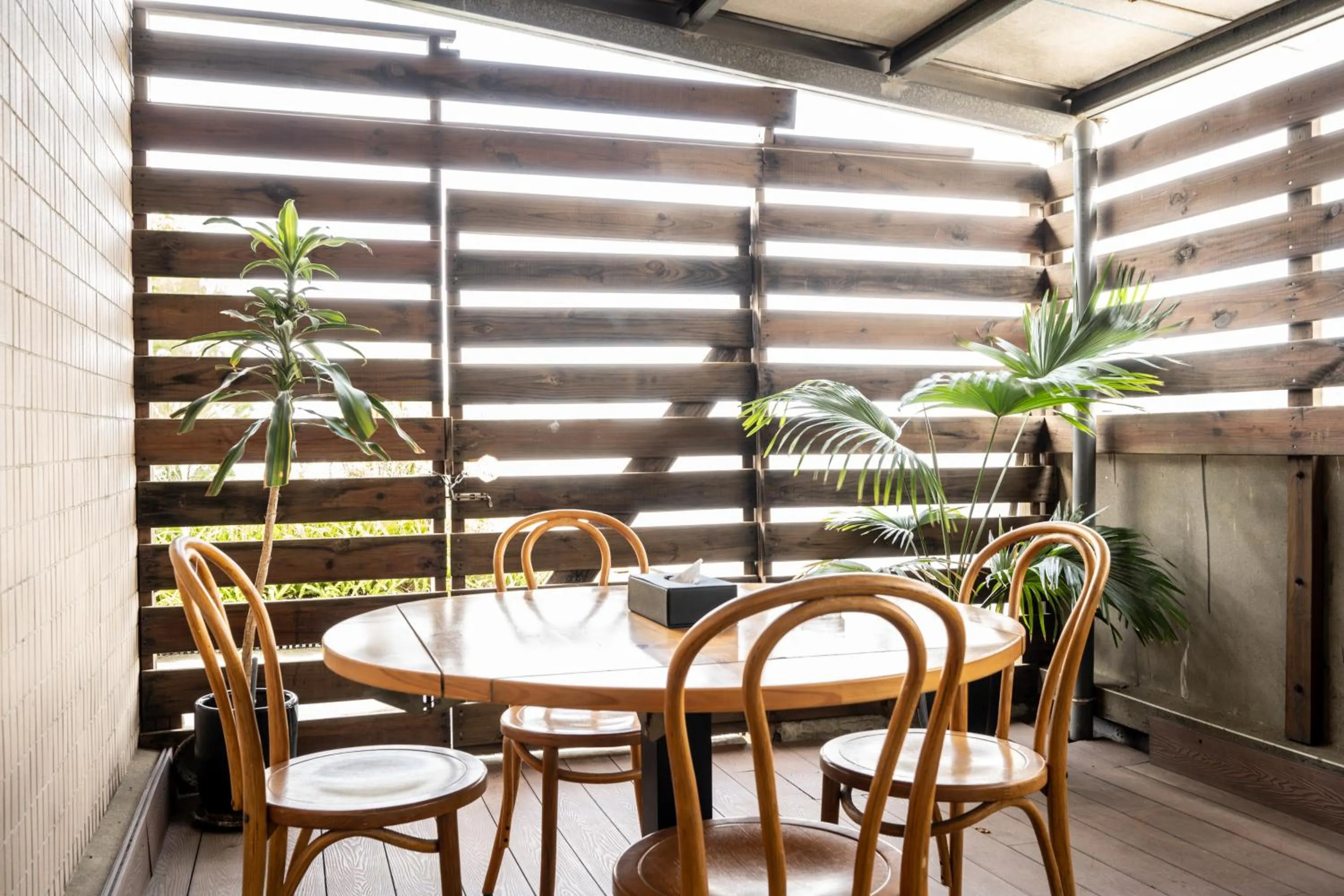 Communal lounge/ TV room in Hotel Bonza