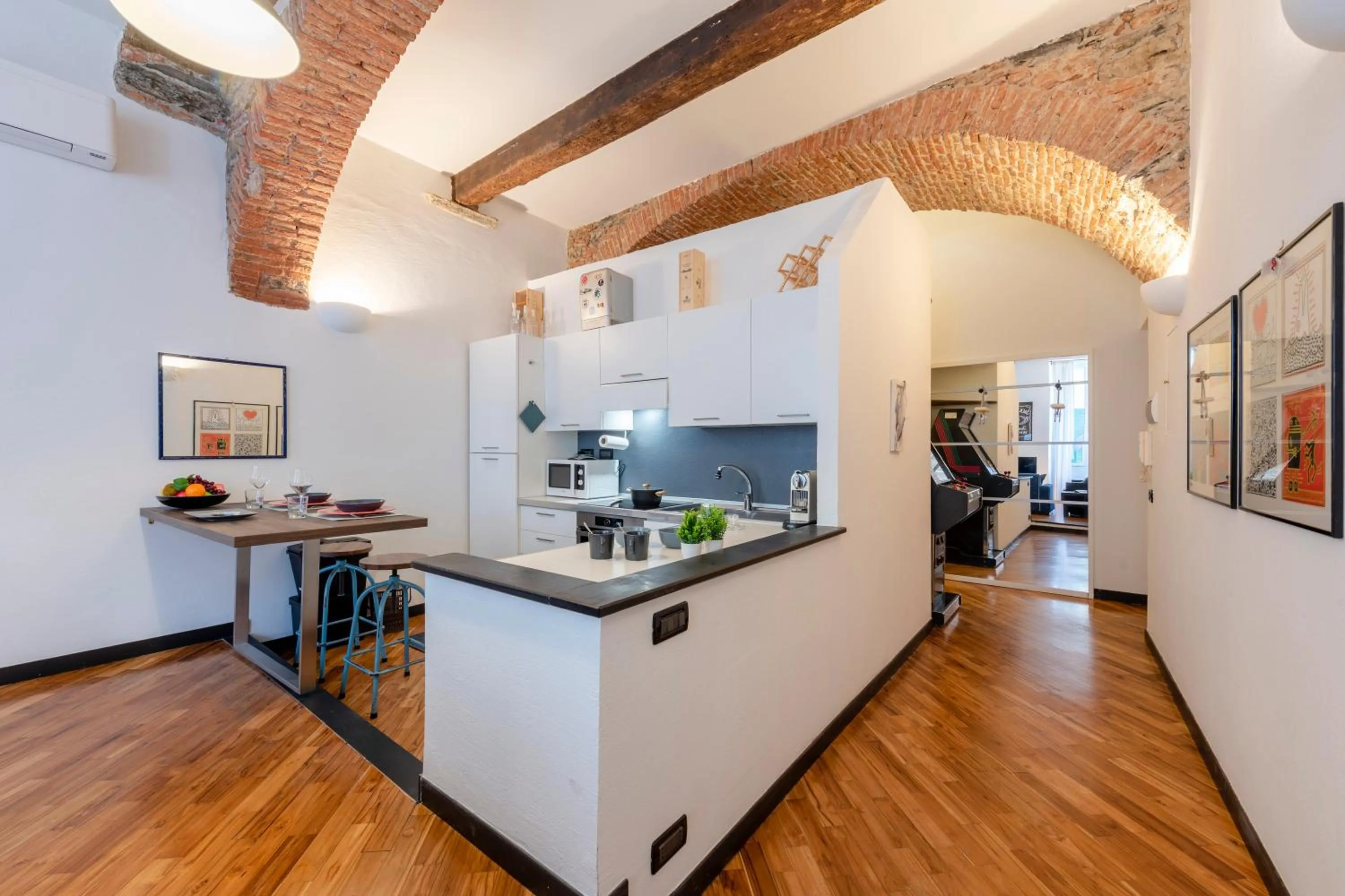 Charming Flat Next To Genoa's Aquarium - Happy Rentals