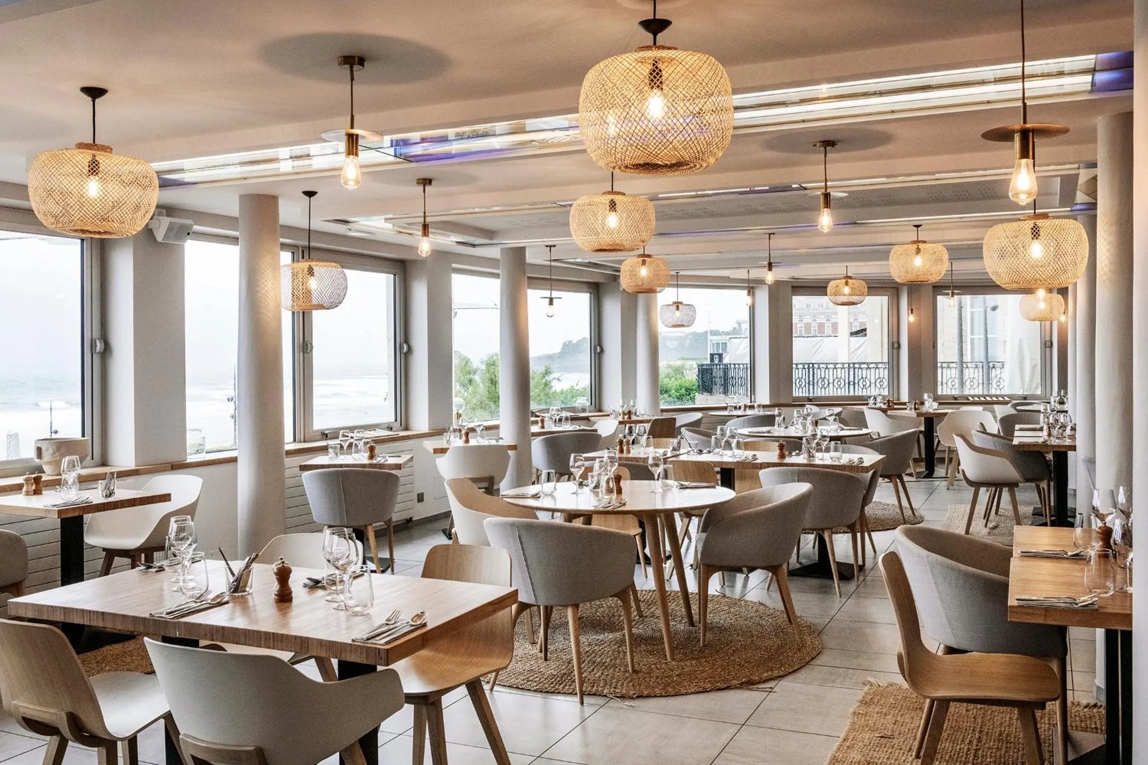 Restaurant/places to eat in Hôtel La Suite