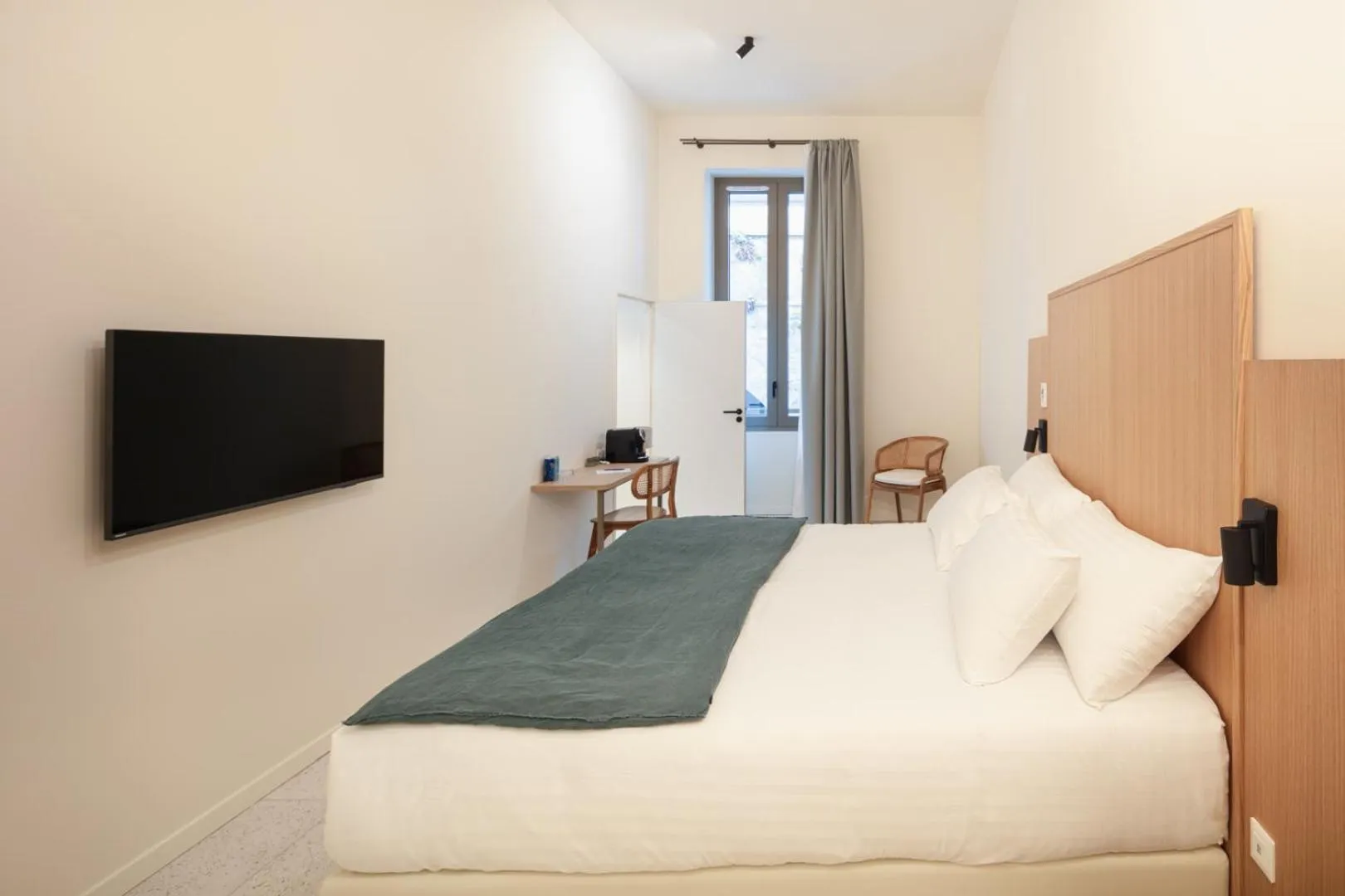 Bed in Hôtel La Suite