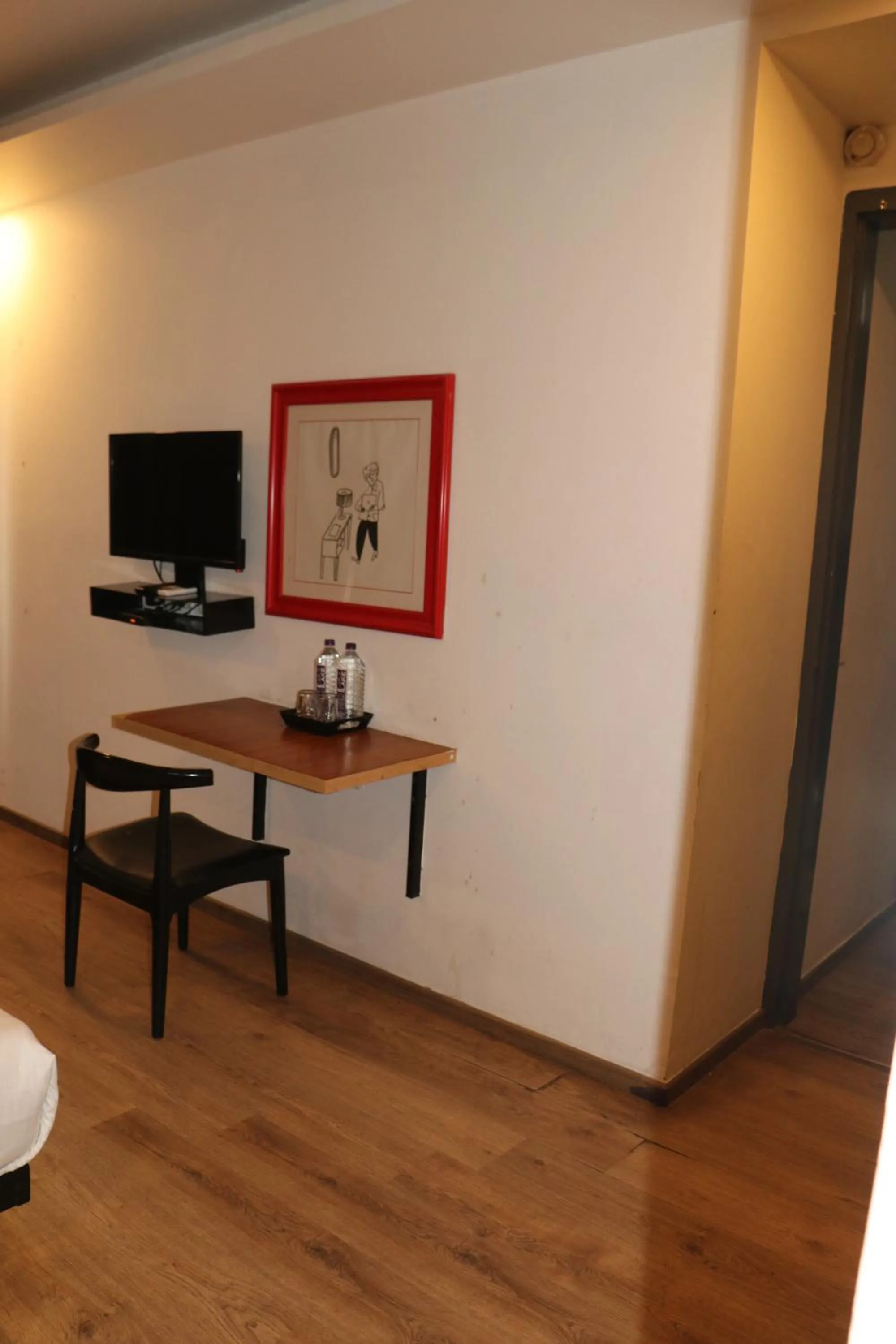 TIPSYY INN 003