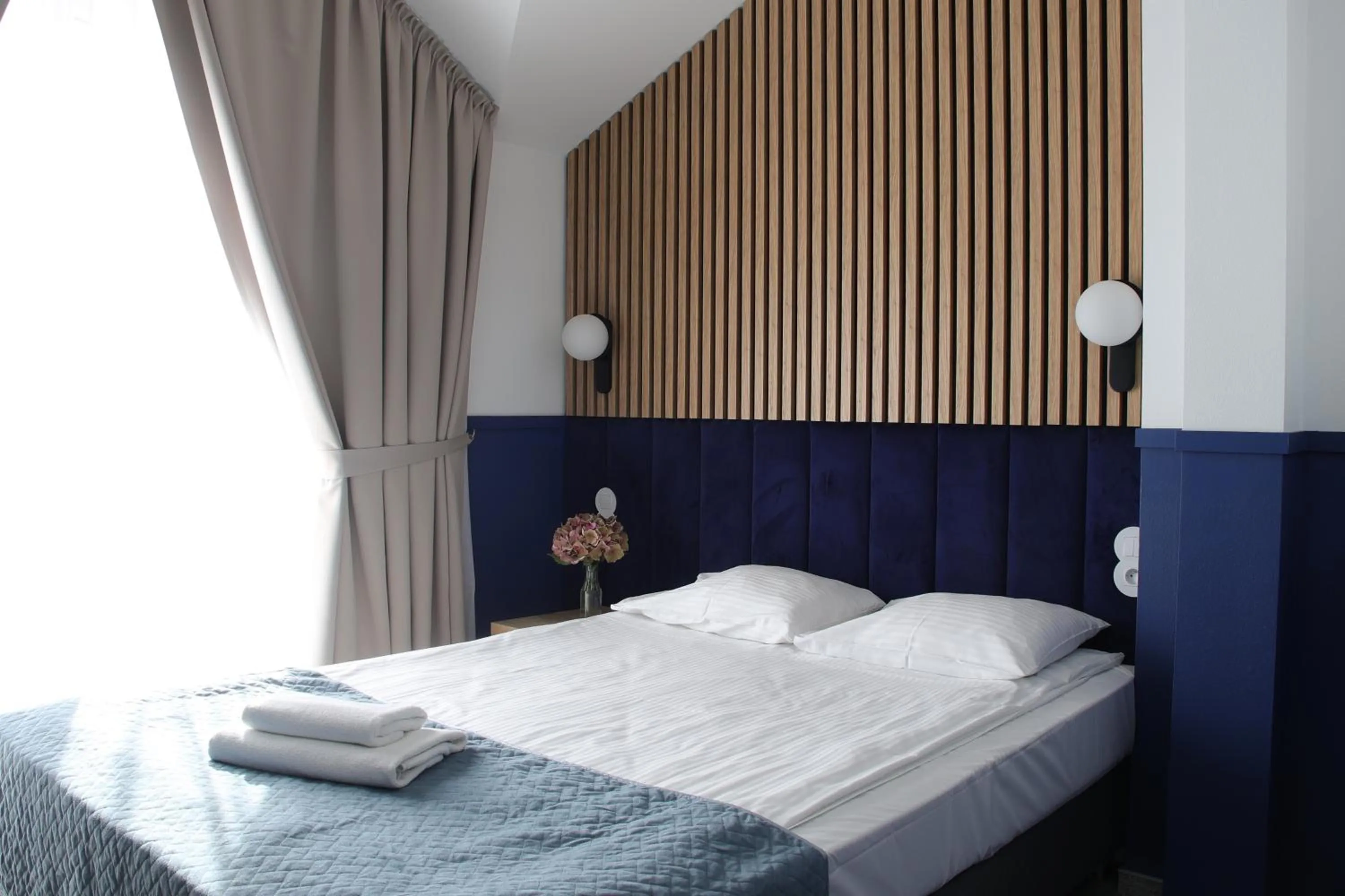 Photo of the whole room, Bed in Baltic Hotel