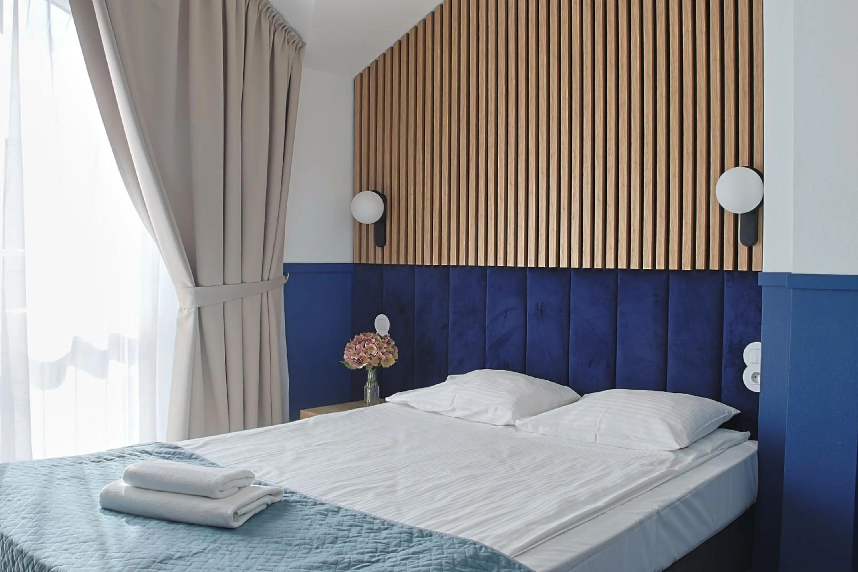 Photo of the whole room, Bed in Baltic Hotel