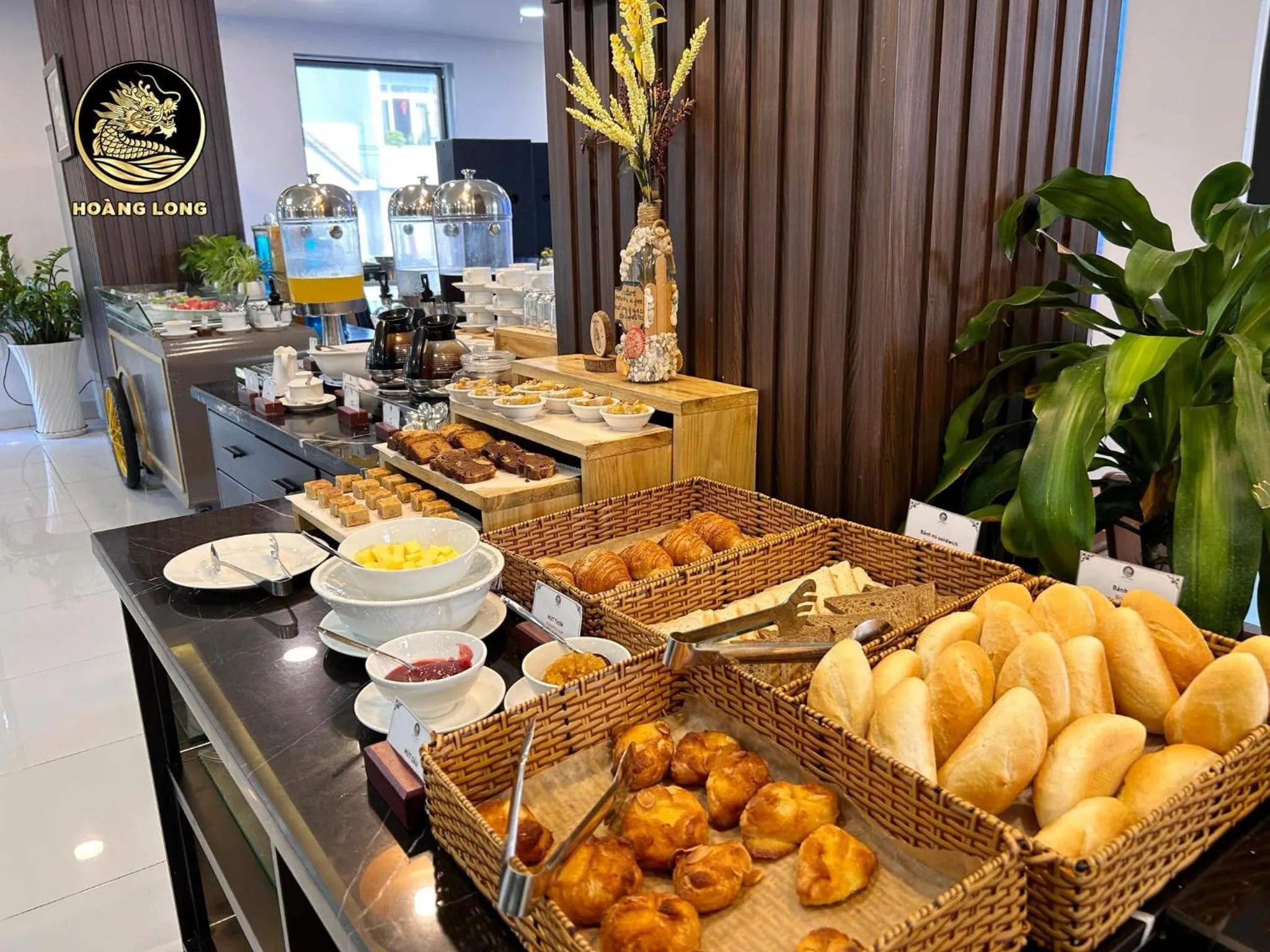 Restaurant/places to eat in Hoang Long Hotel Phan Thiết