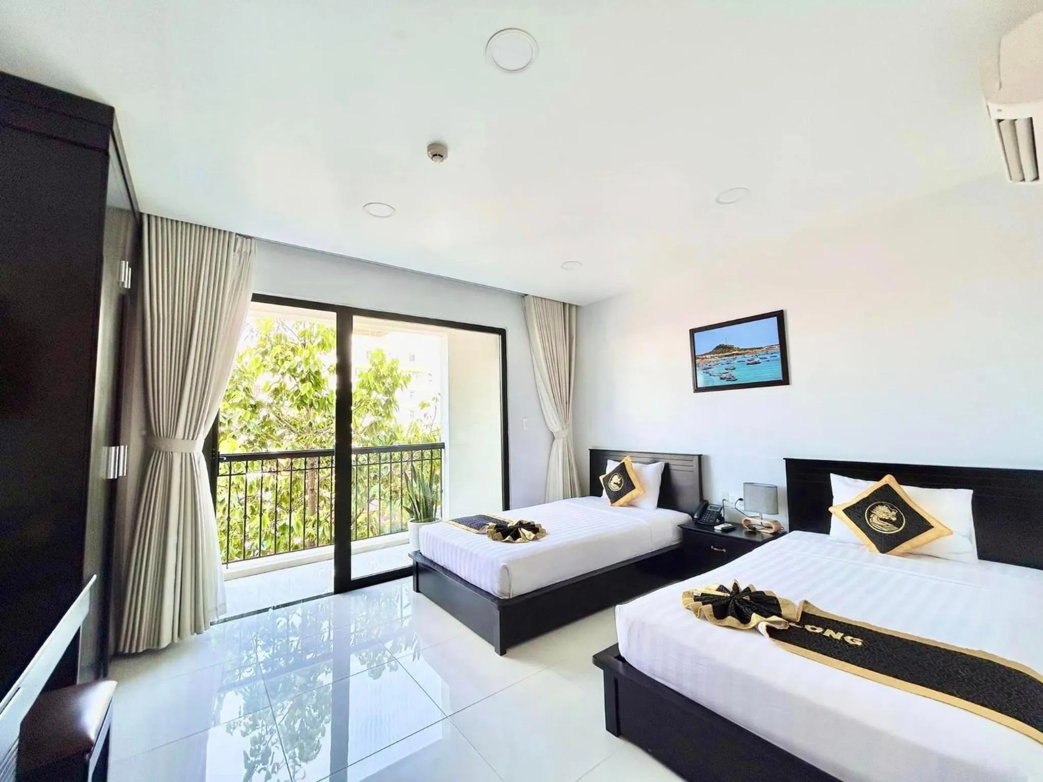 Bedroom, Bed in Hoang Long Hotel Phan Thiết