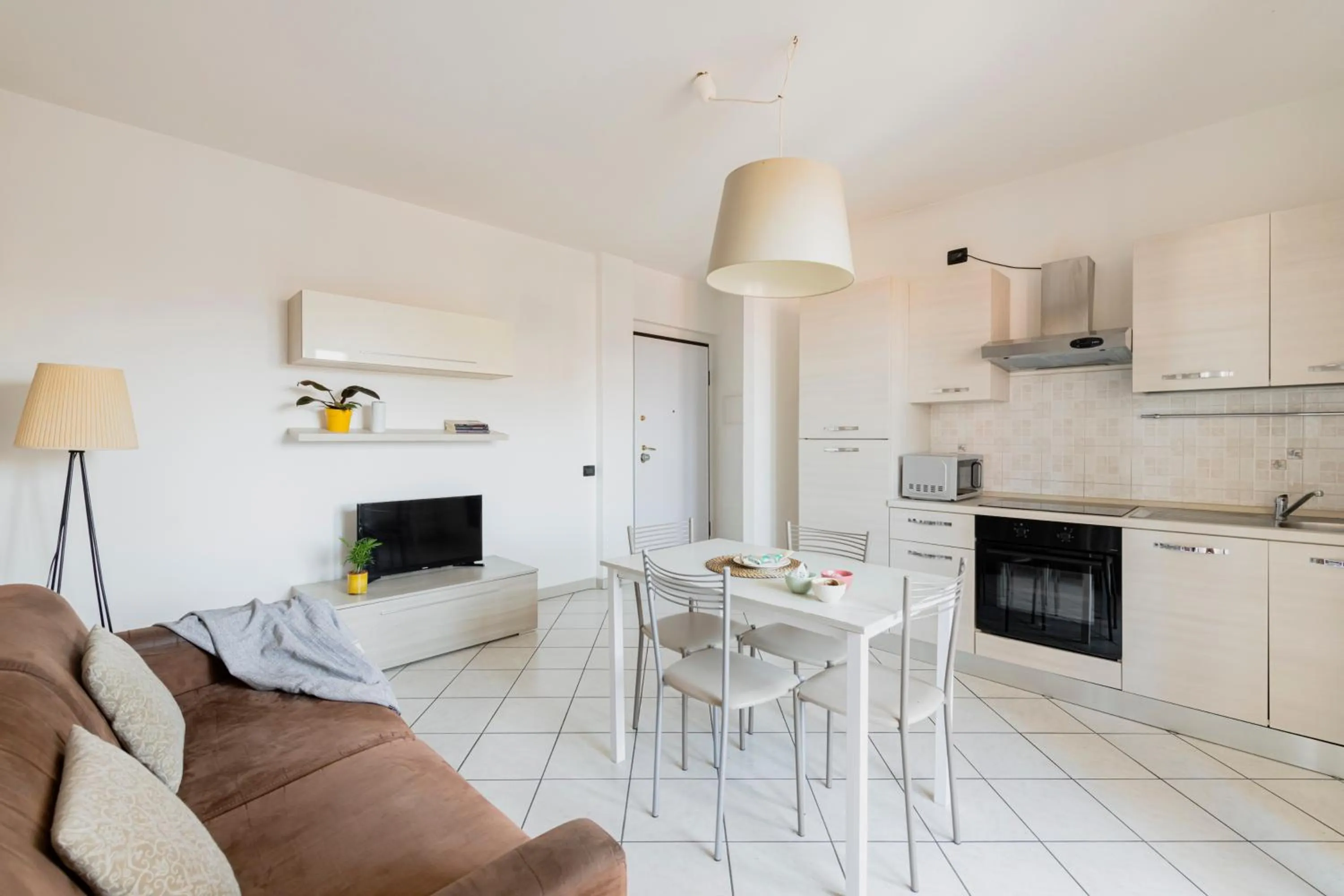 Photo of the whole room in HQ Aparthotel Milano Inn - Smart Suites