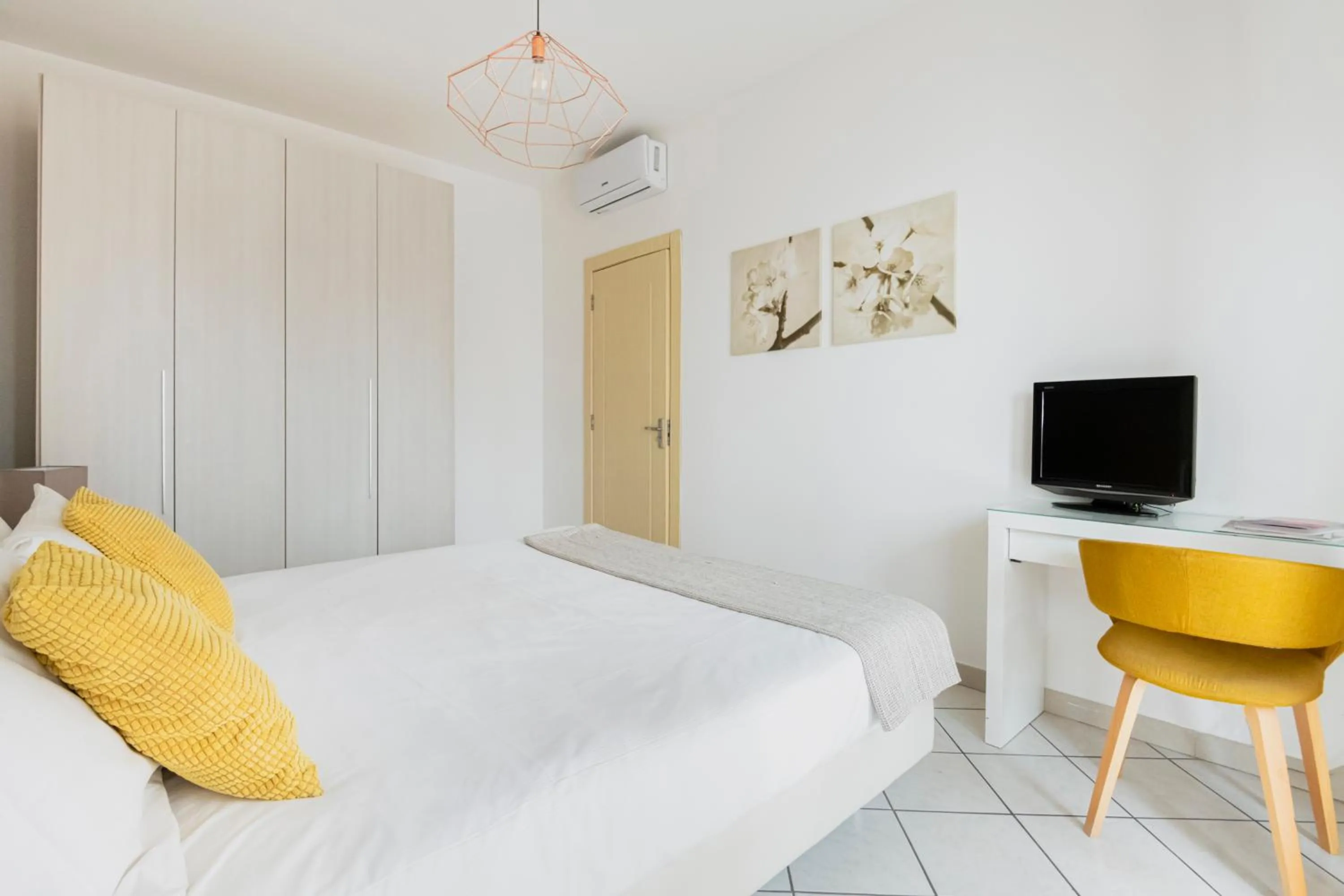 Bedroom, Bed in HQ Aparthotel Milano Inn - Smart Suites