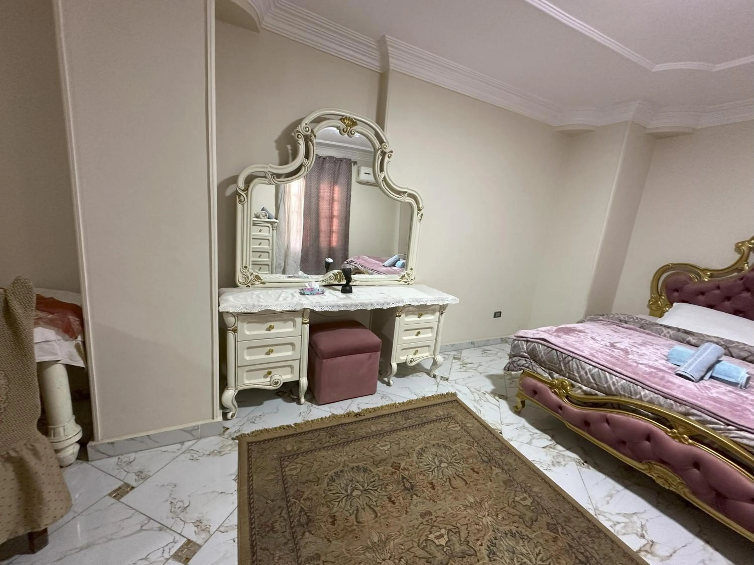 Bed in Queen of the pyramids hotel