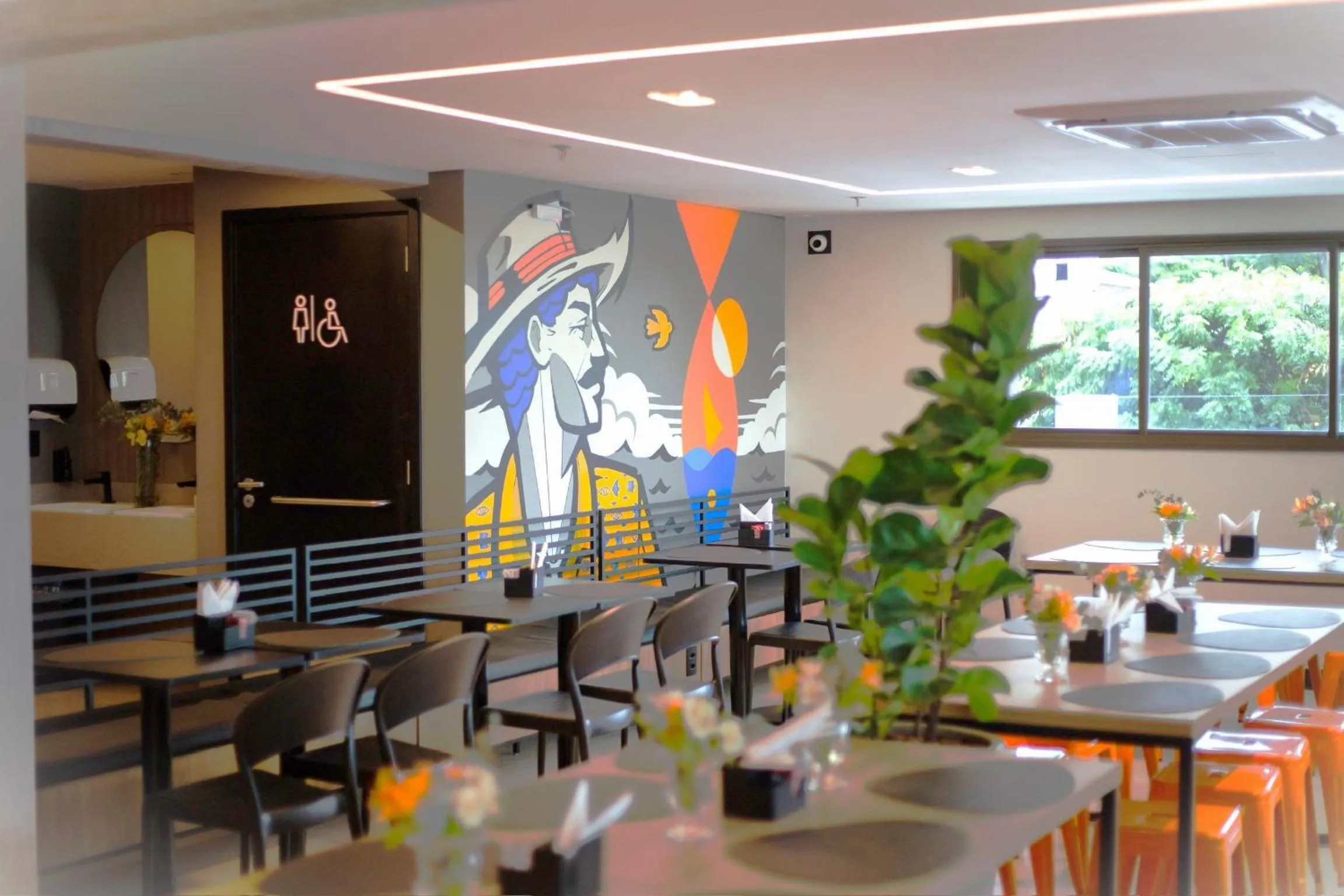 Restaurant/places to eat in WA HOTEL FORTALEZA