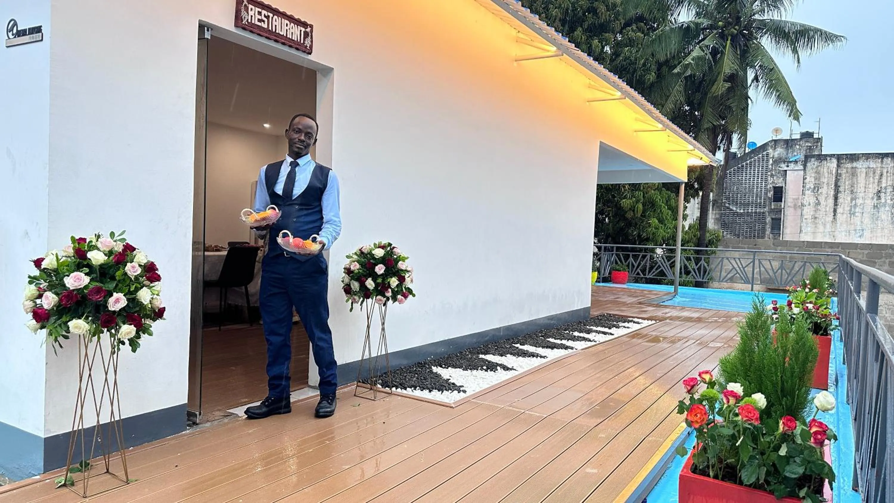 Restaurant/places to eat in No 33 Lodge