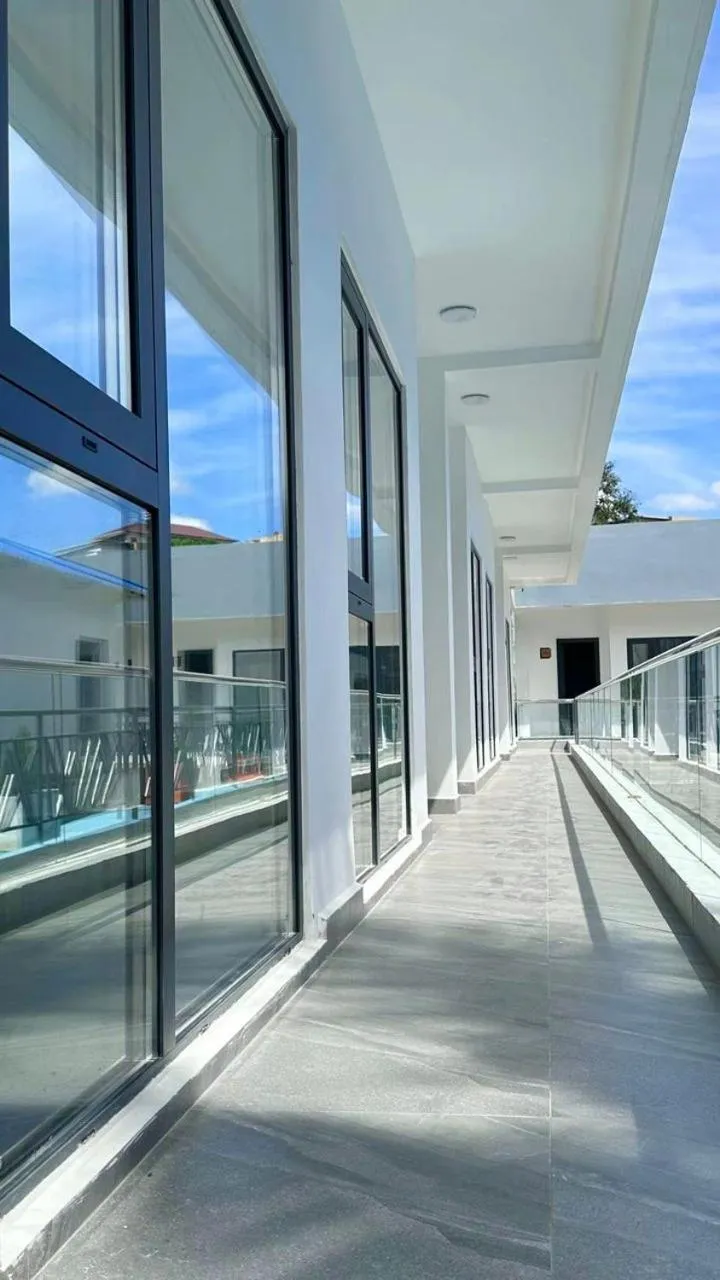 Property building in No 33 Lodge