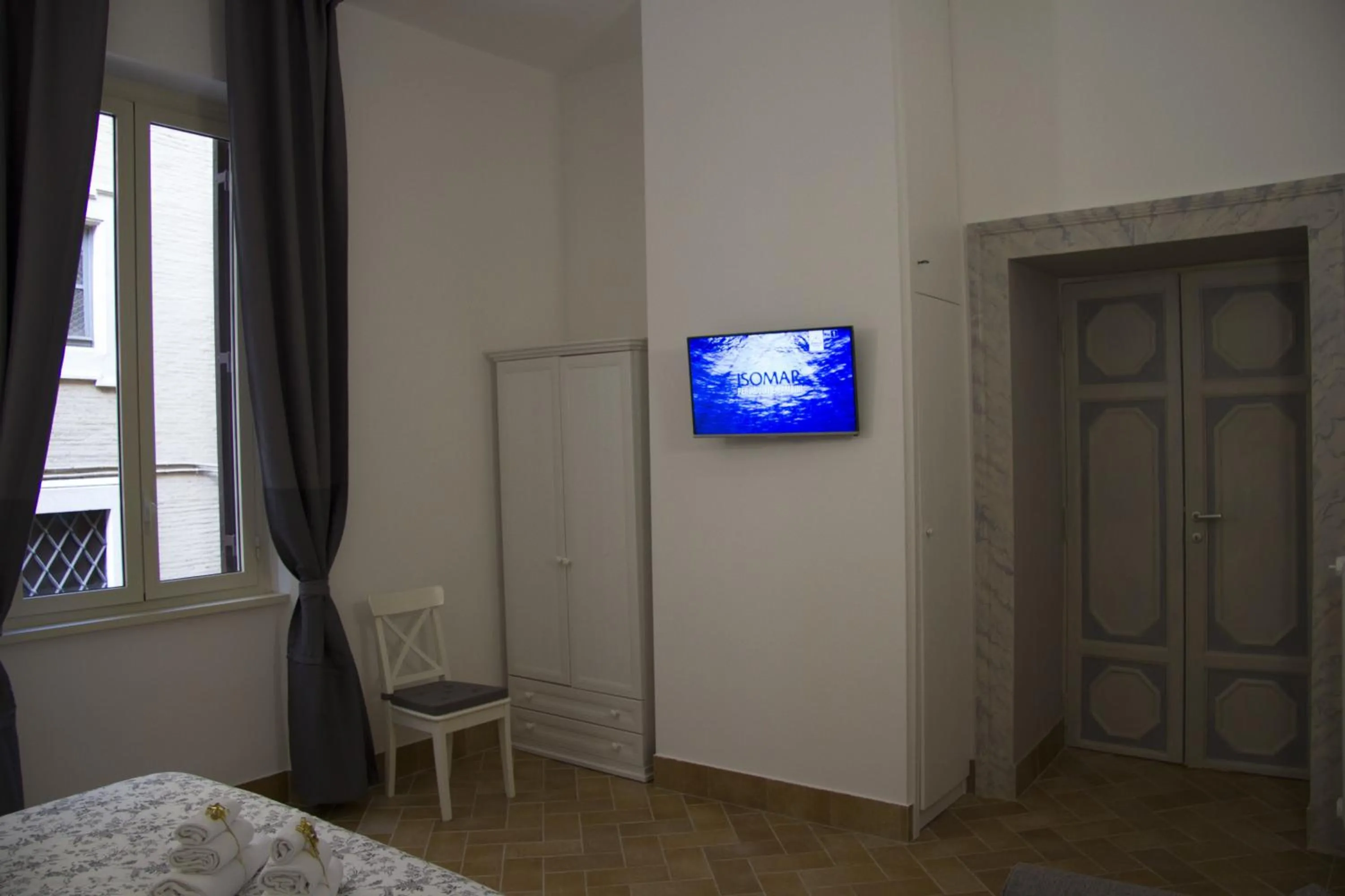 Decorative detail, Bed in Leoncino 36 Apartments in Rome