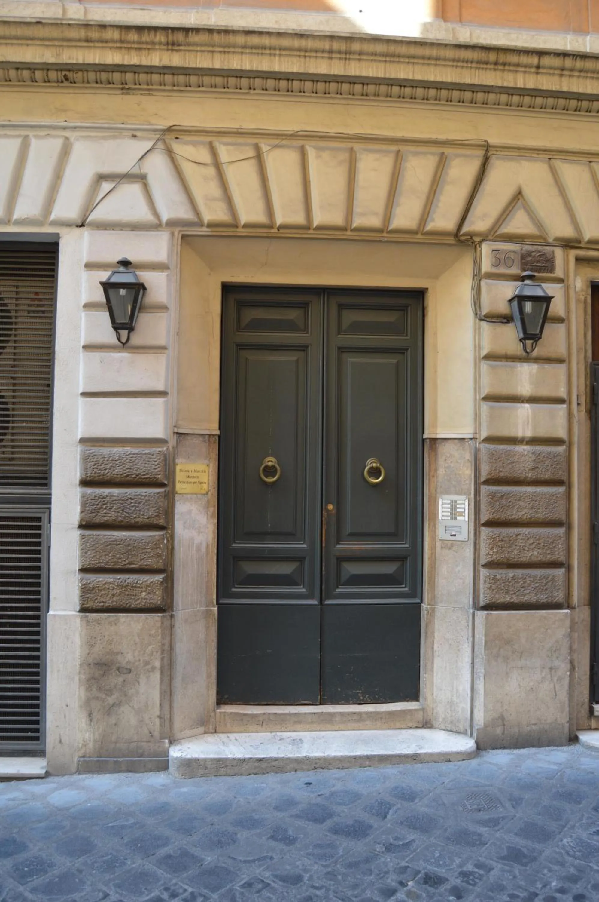 Facade/entrance in Leoncino 36 Apartments in Rome