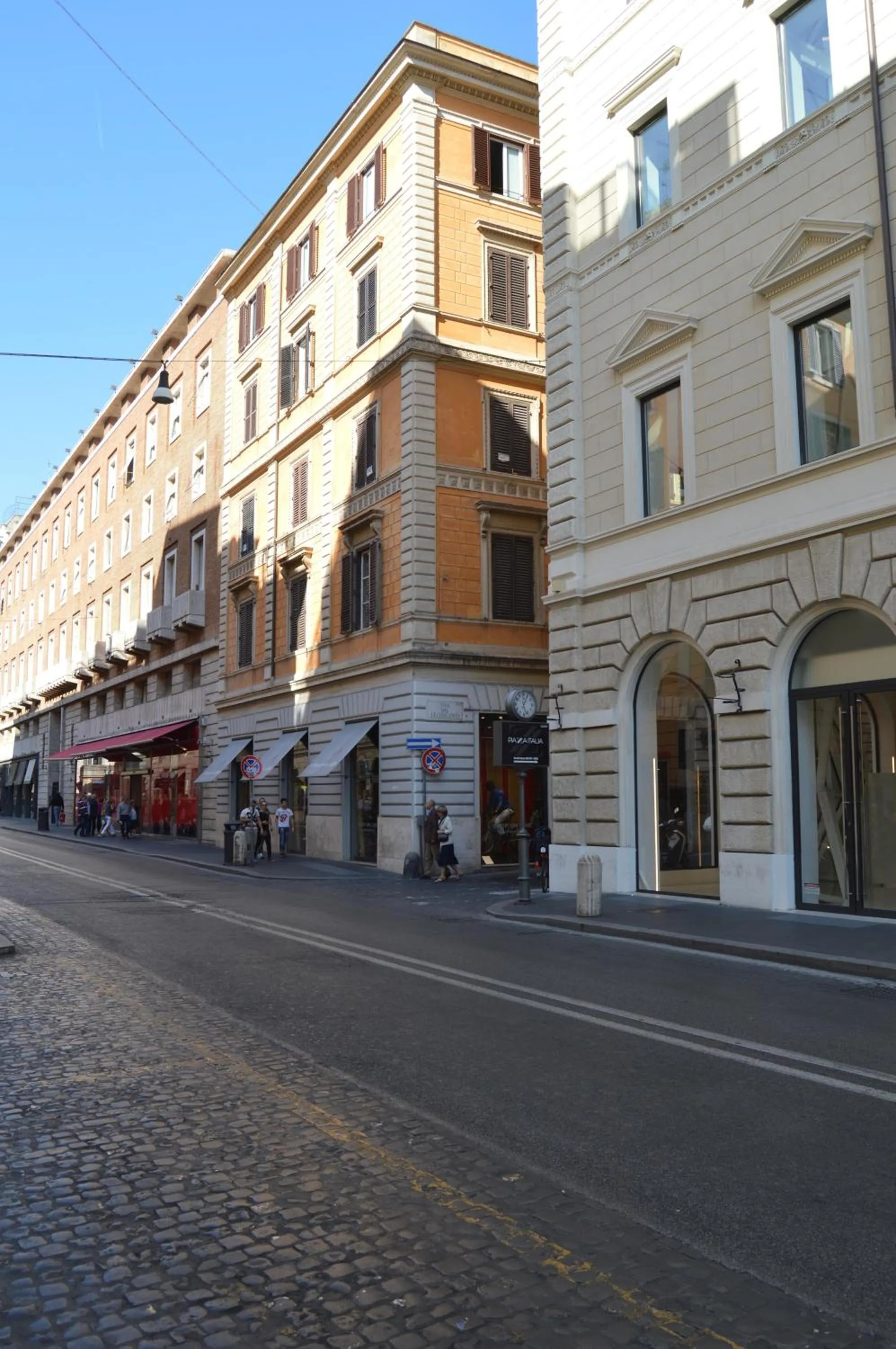 Facade/entrance in Leoncino 36 Apartments in Rome