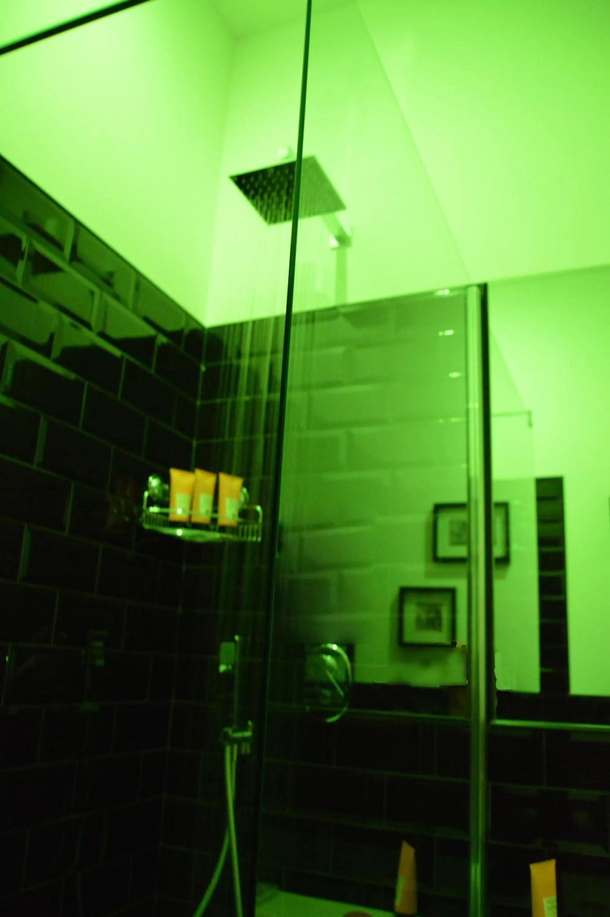Shower in Leoncino 36 Apartments in Rome