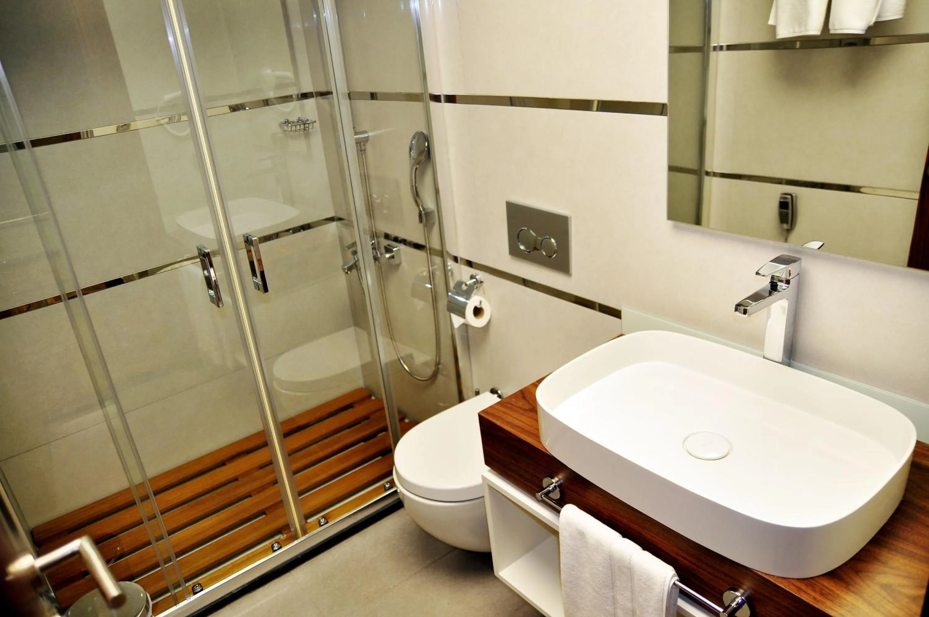 Shower in Avin Hotel