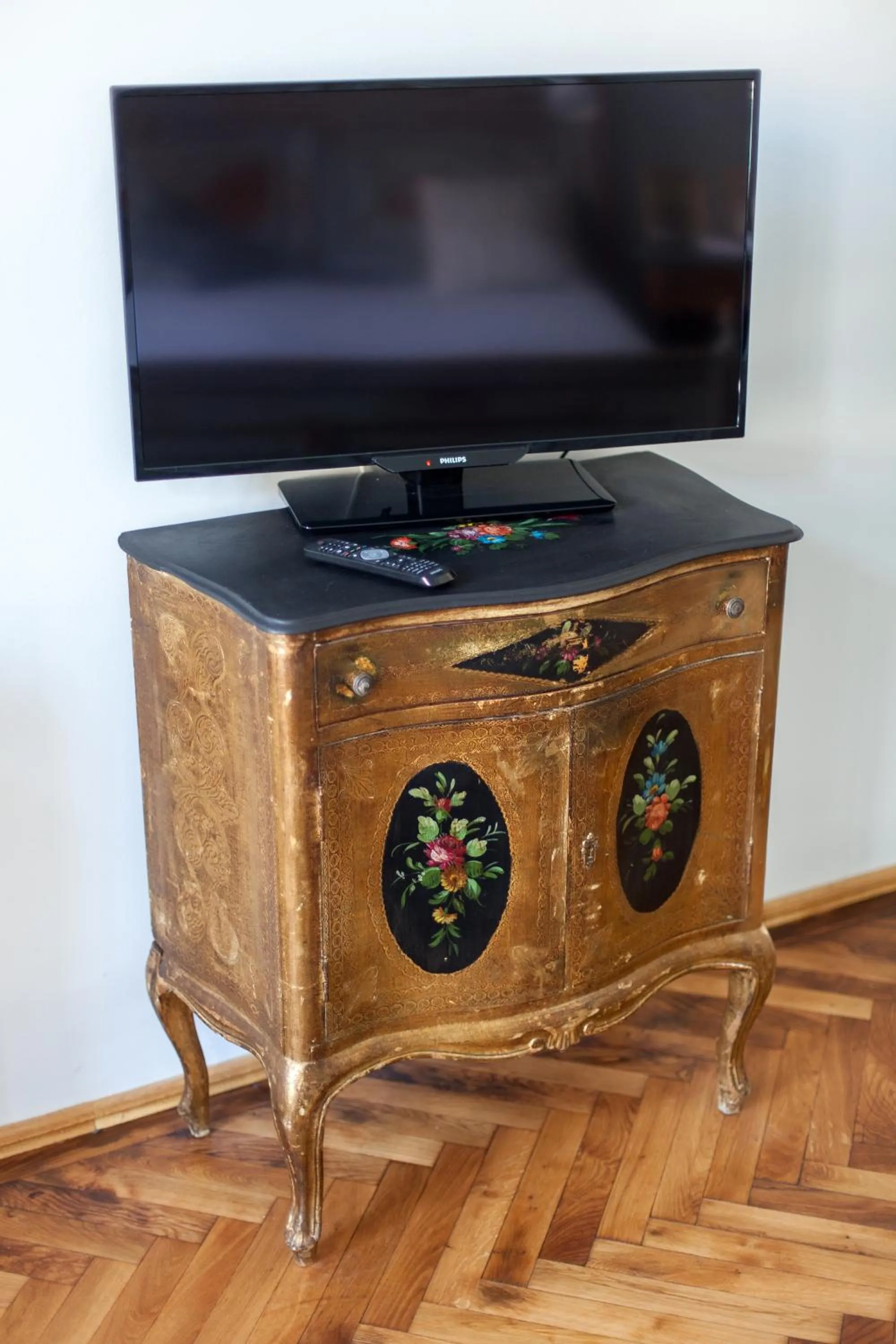 TV and multimedia in Camino Home