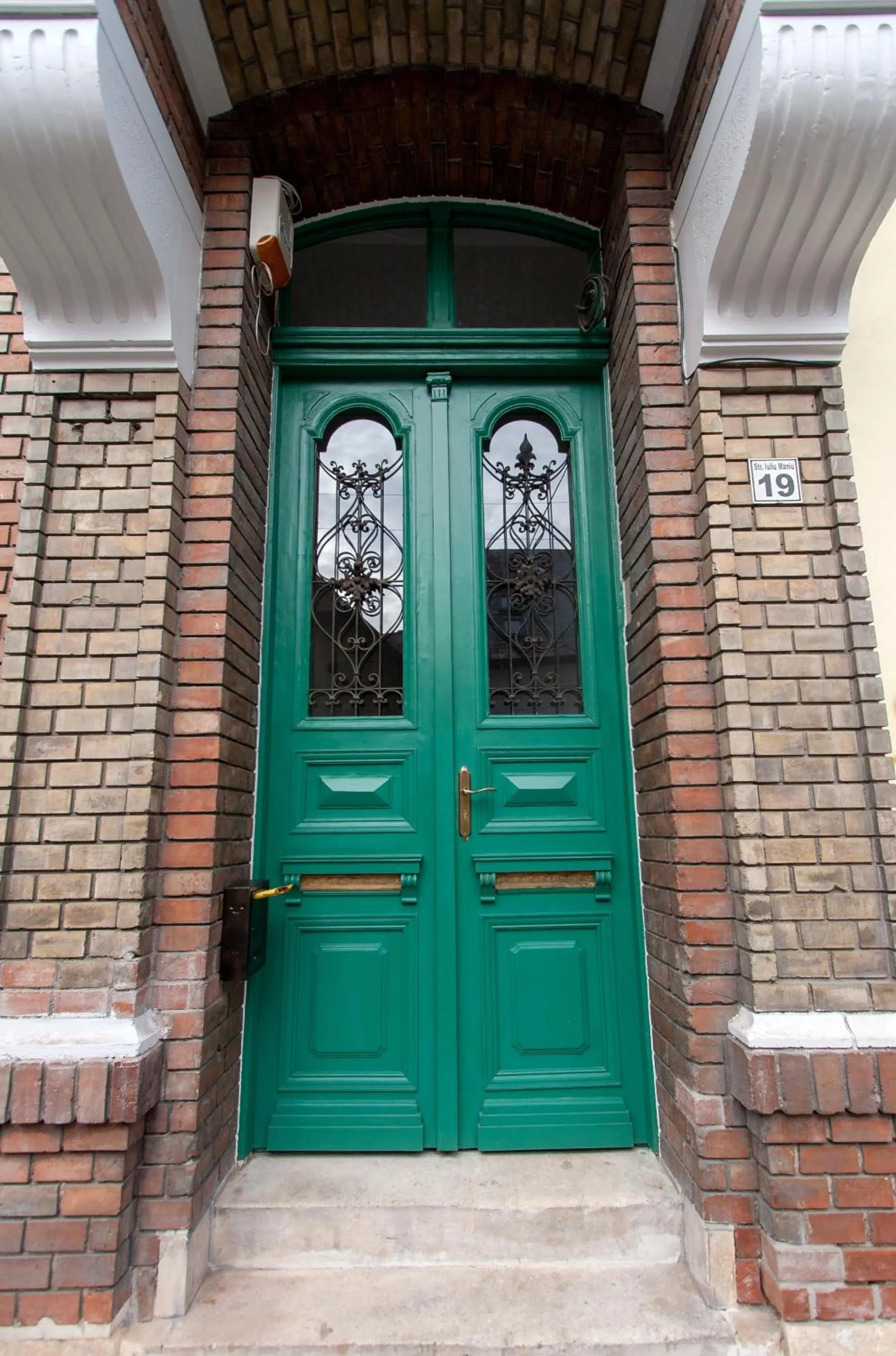 Facade/entrance in Camino Home