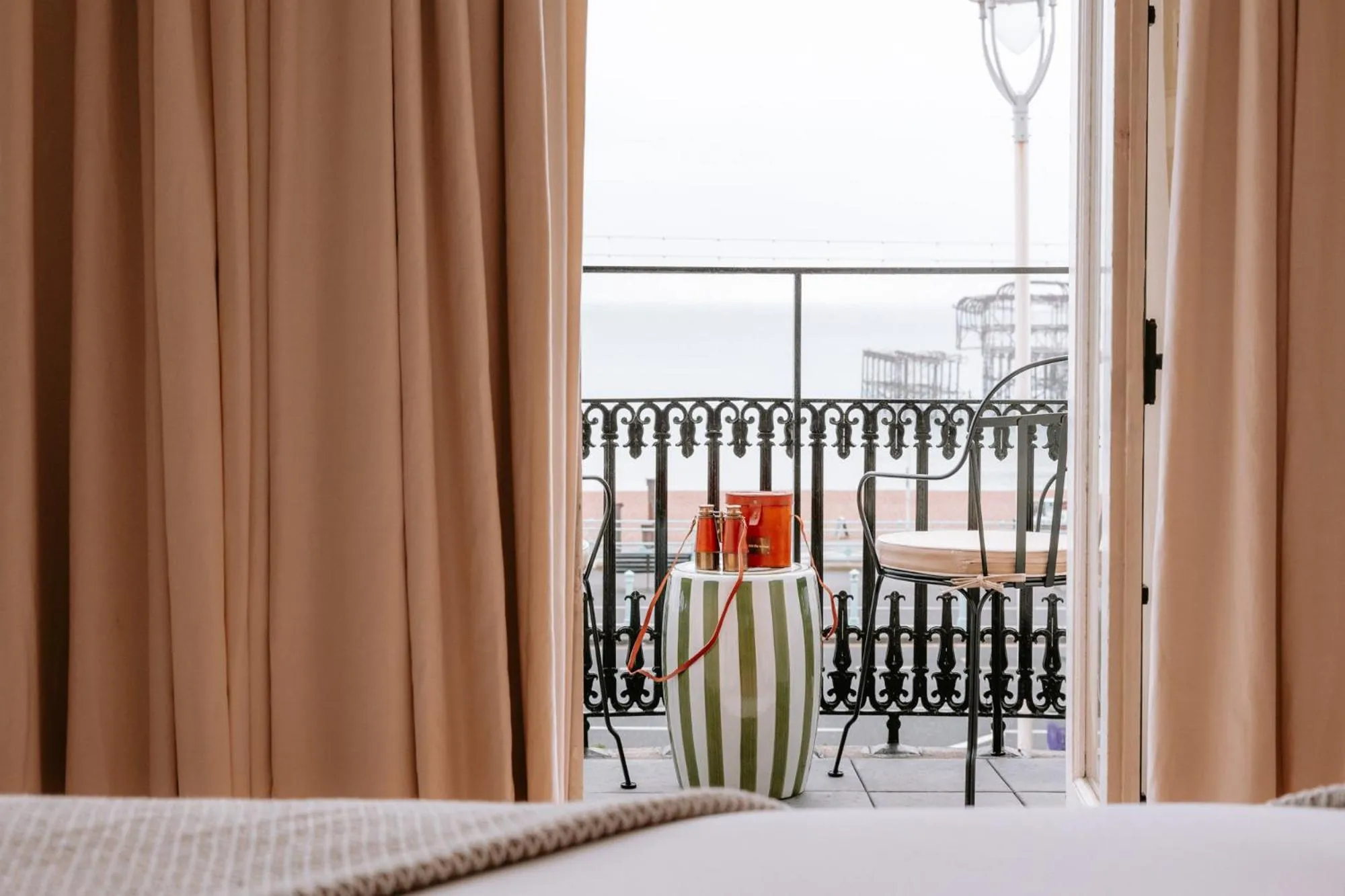 Bedroom, Bed in No.124 by GuestHouse, Brighton