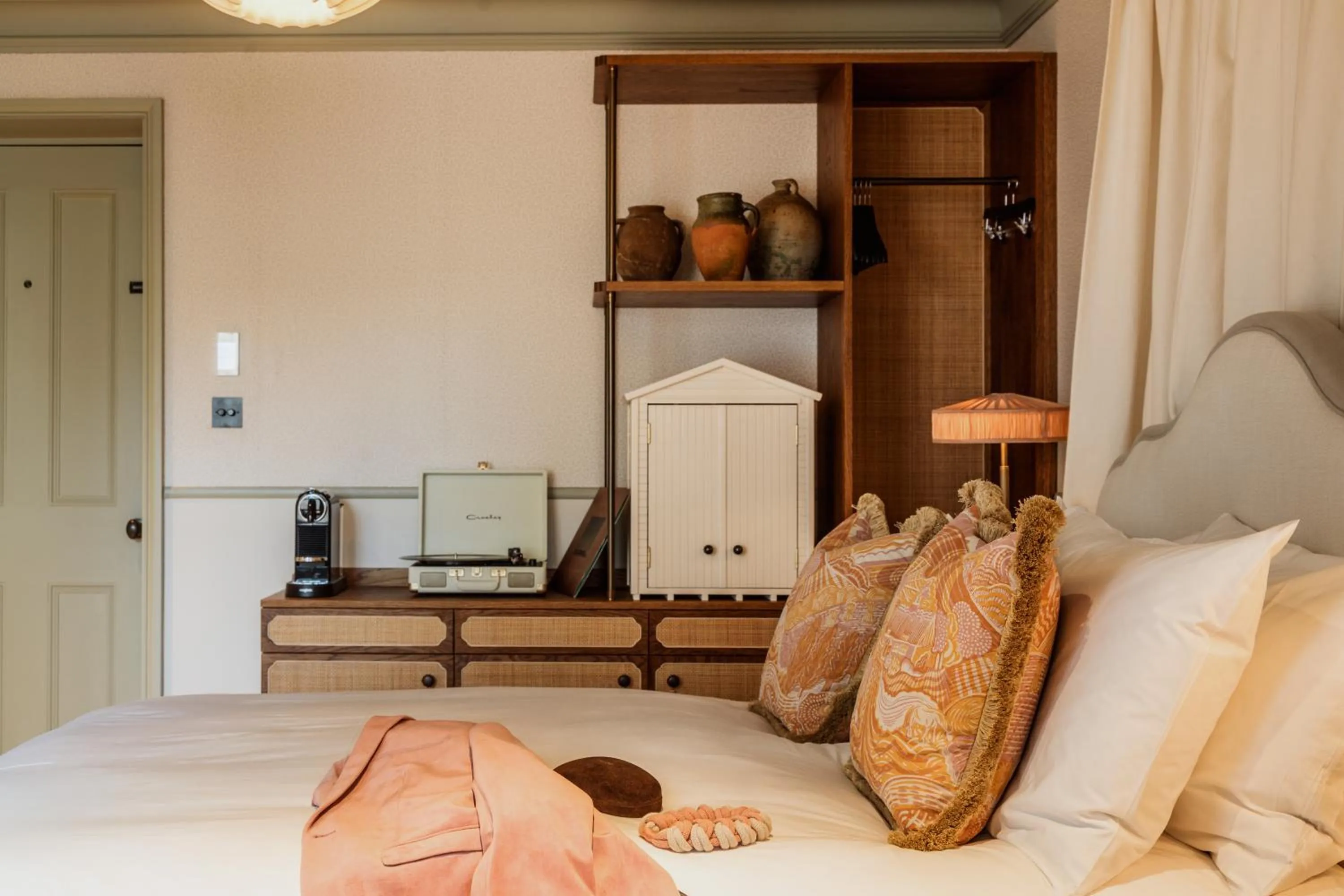 Bedroom, Bed in No.124 by GuestHouse, Brighton