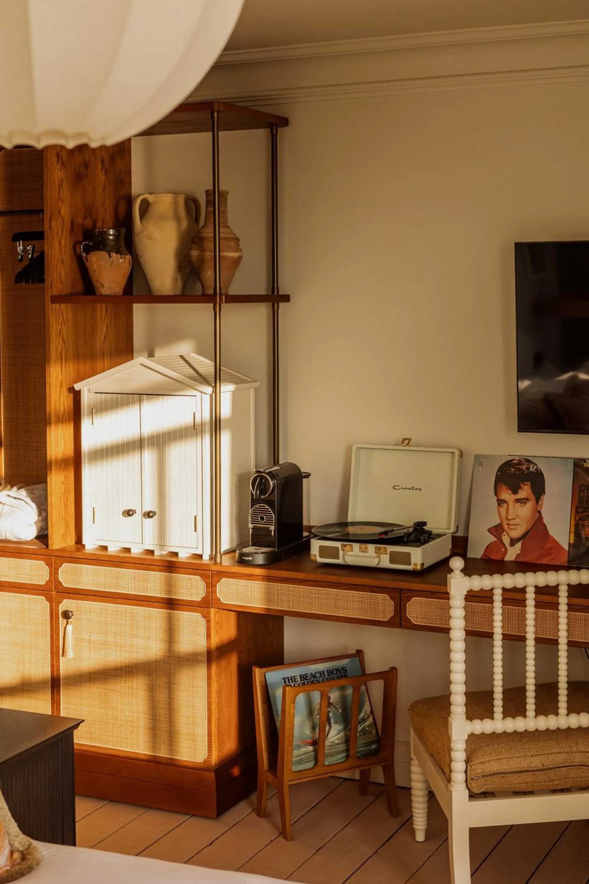 TV and multimedia in No.124 by GuestHouse, Brighton