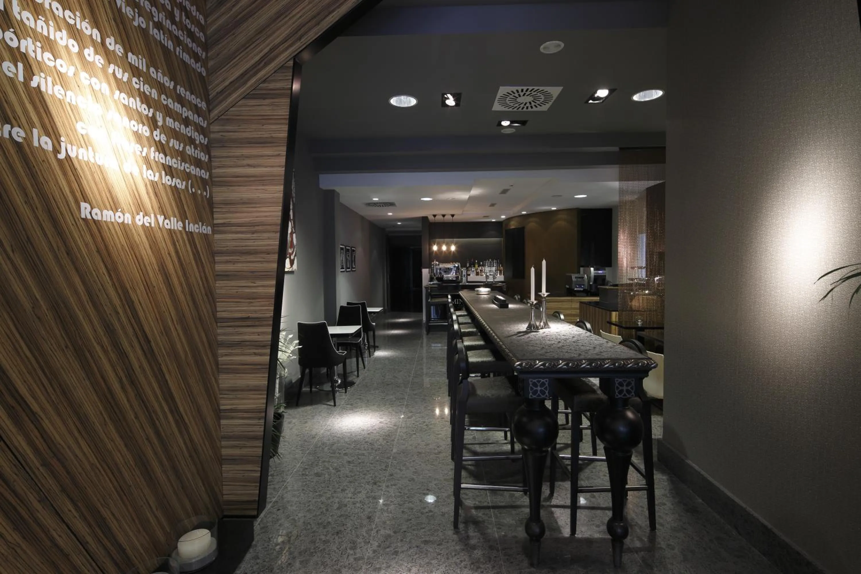 Restaurant/places to eat in Capitol Boutique Hotel