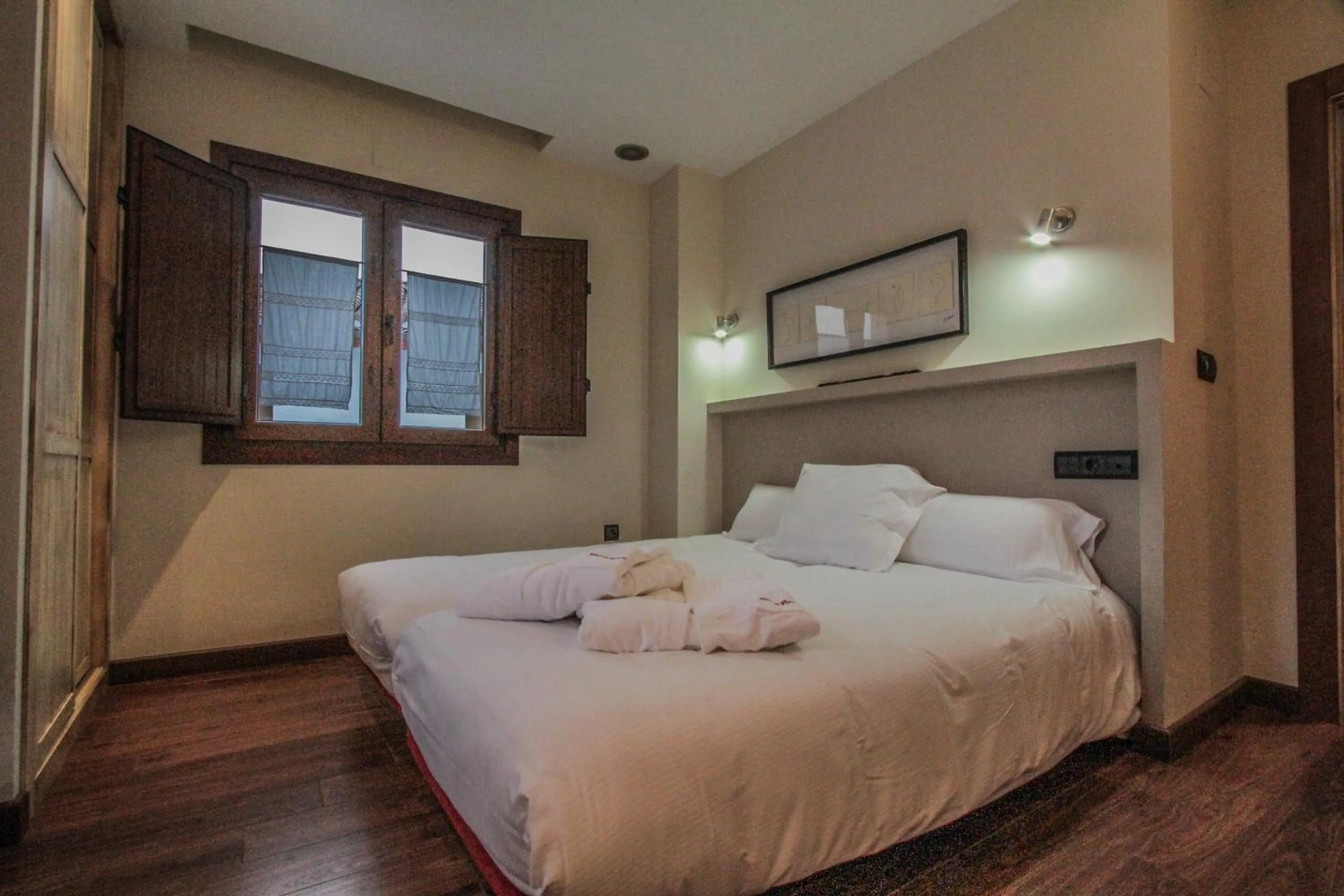 Bedroom, Bed in Apartamentos Turísticos Aguas de Viznar