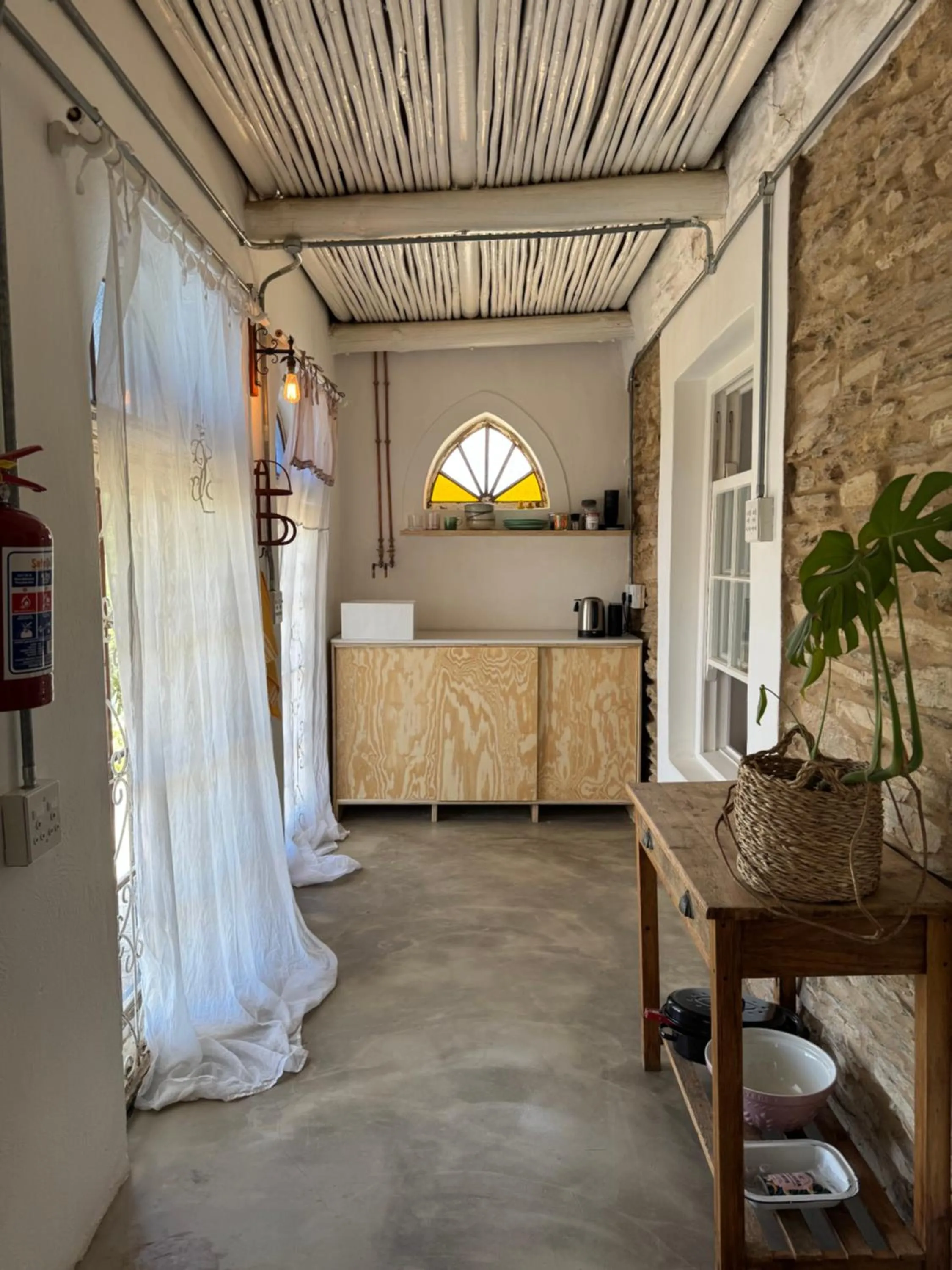 Kitchen or kitchenette in The Karoo Moon Motel