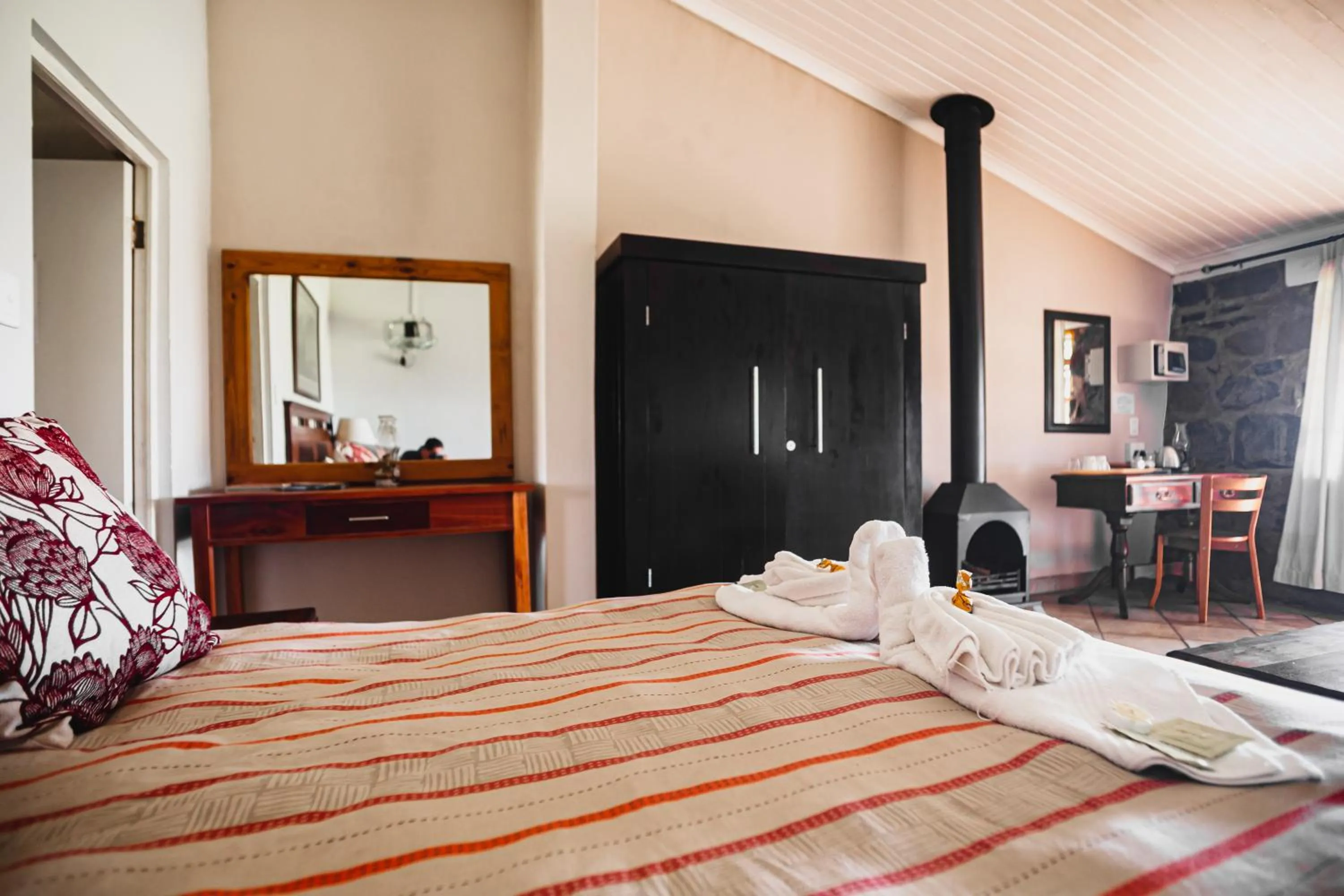 flat iron, Bed in Ardmore Guest Farm