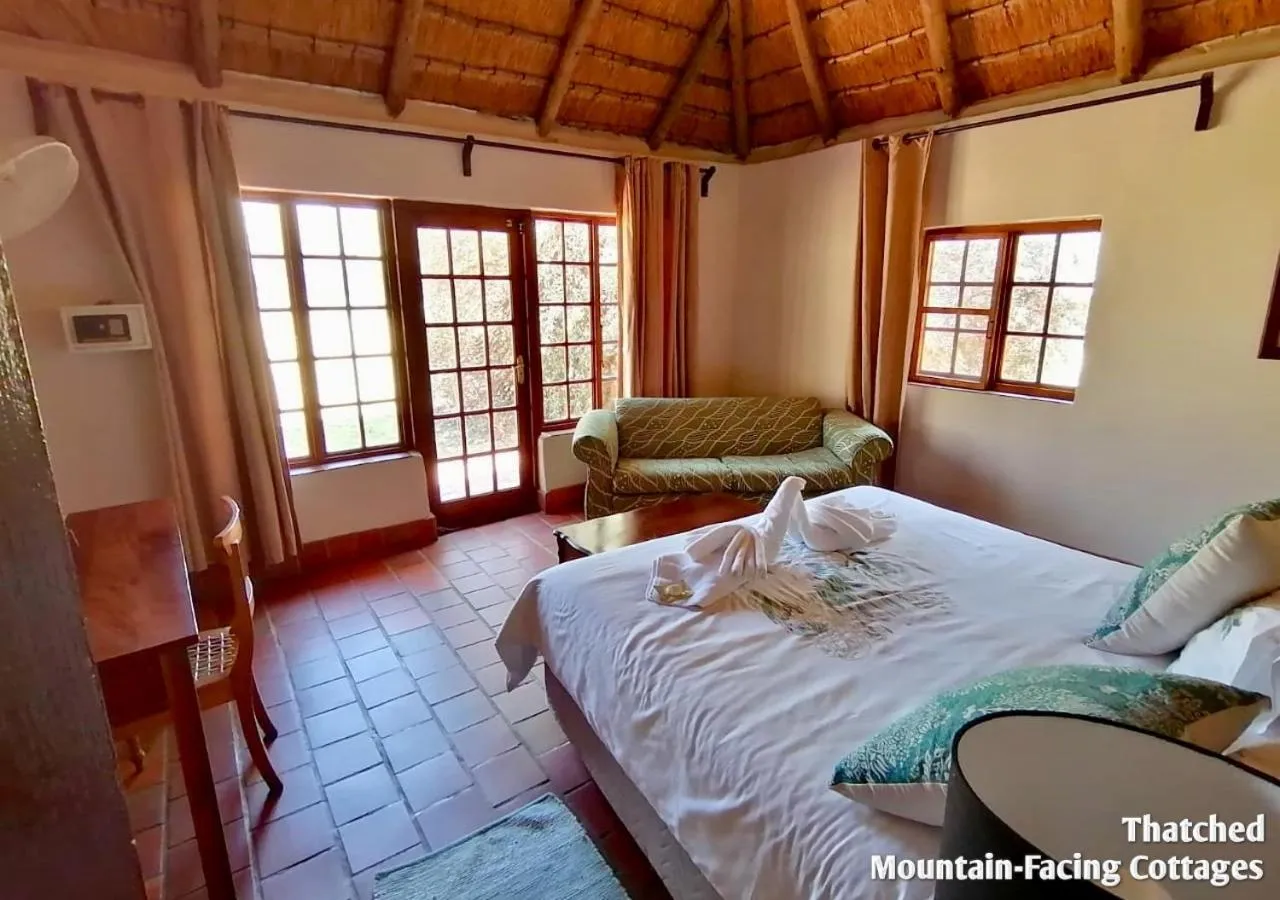 Photo of the whole room, Bed in Ardmore Guest Farm