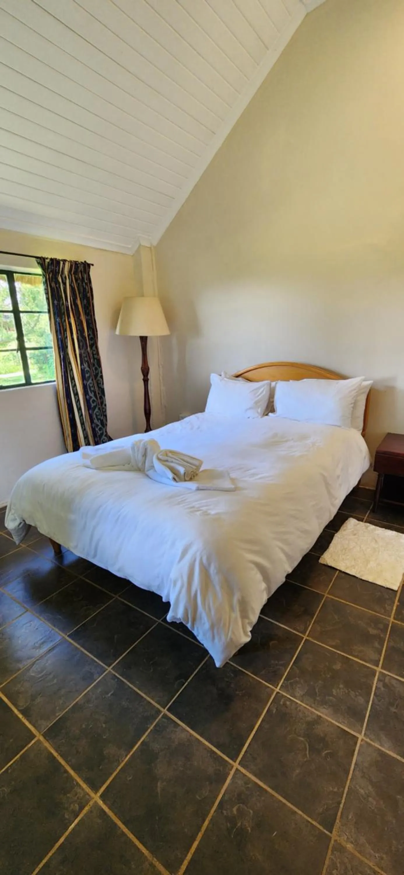 Bed in Ardmore Guest Farm