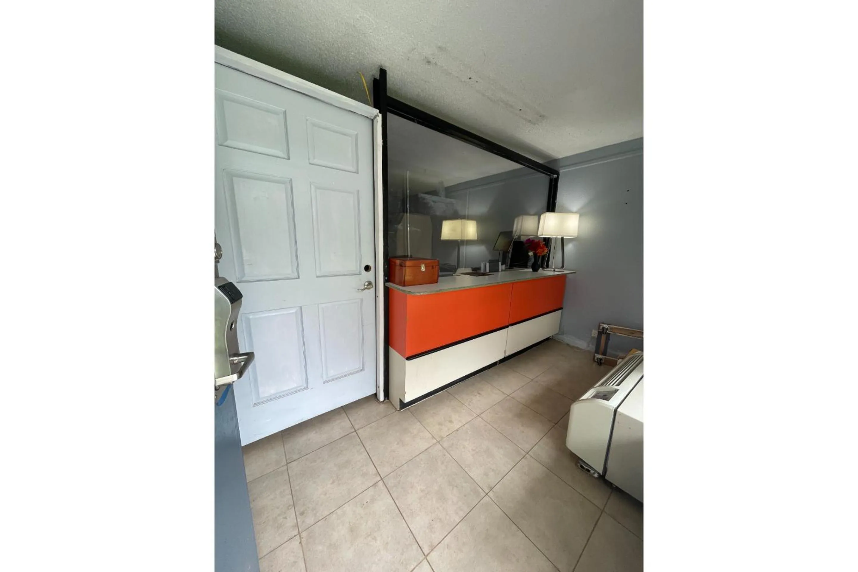 Lobby or reception in Lamplighter Inn by OYO Charlotte Airport Area