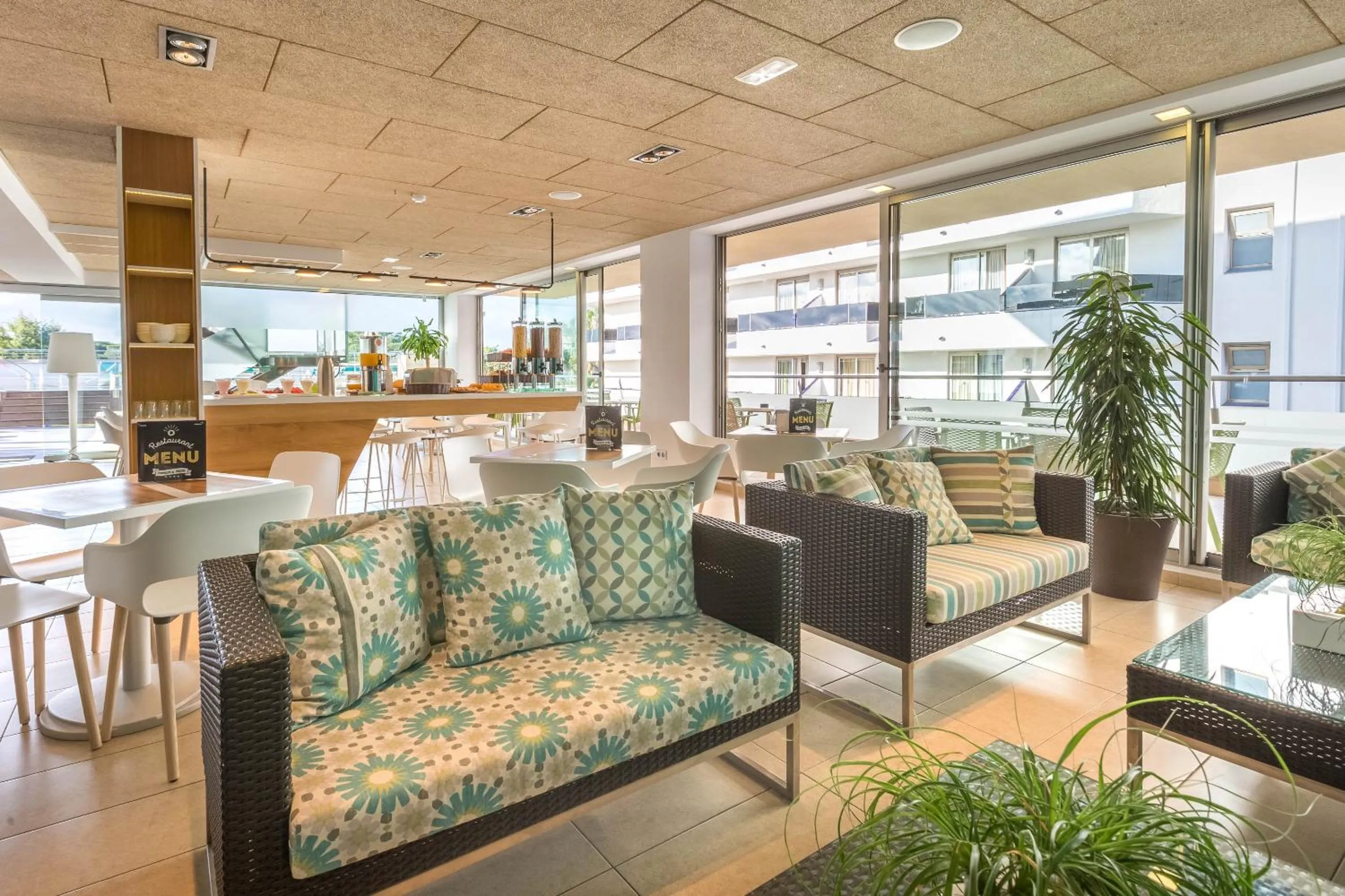 Restaurant/places to eat in Aparthotel Odissea Park