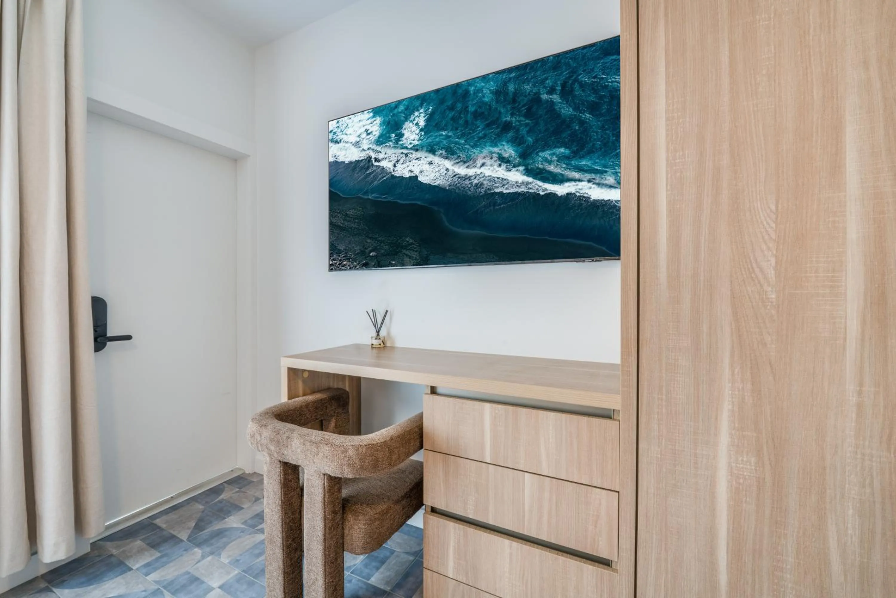 TV and multimedia in Cobalt Coast Resort