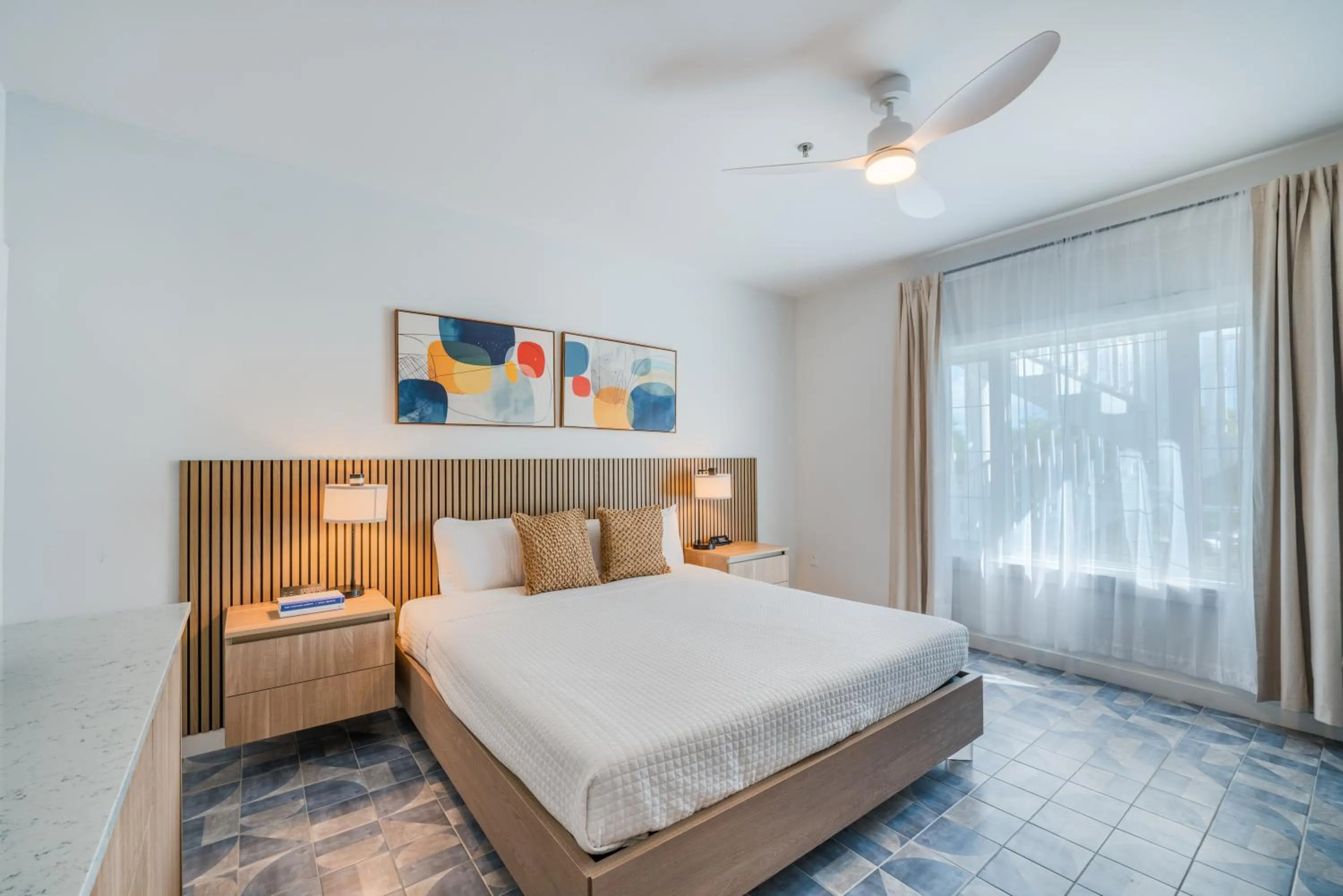 Photo of the whole room, Bed in Cobalt Coast Resort