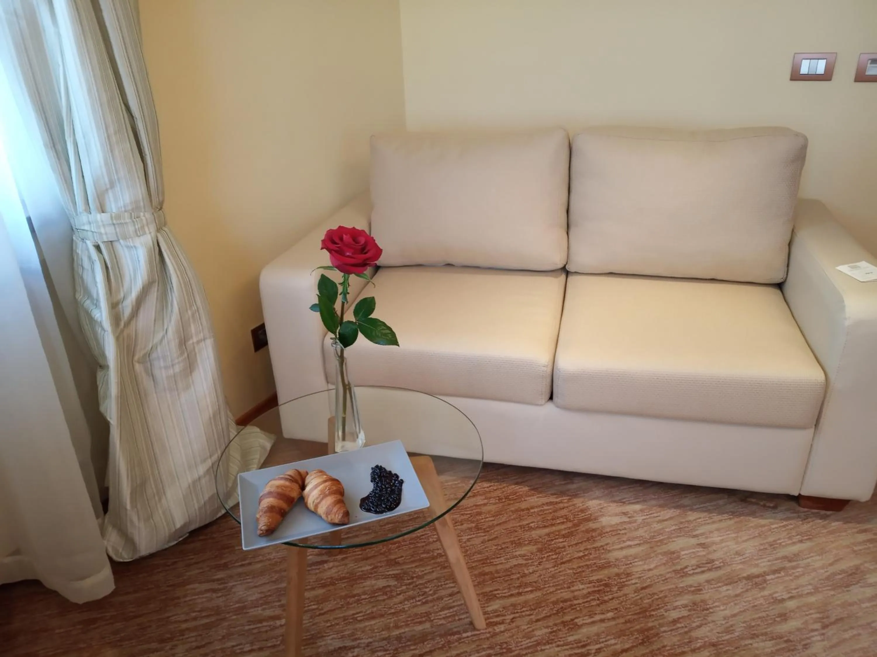 Seating area in Hotel Park Central