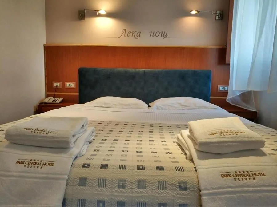 Bed in Hotel Park Central