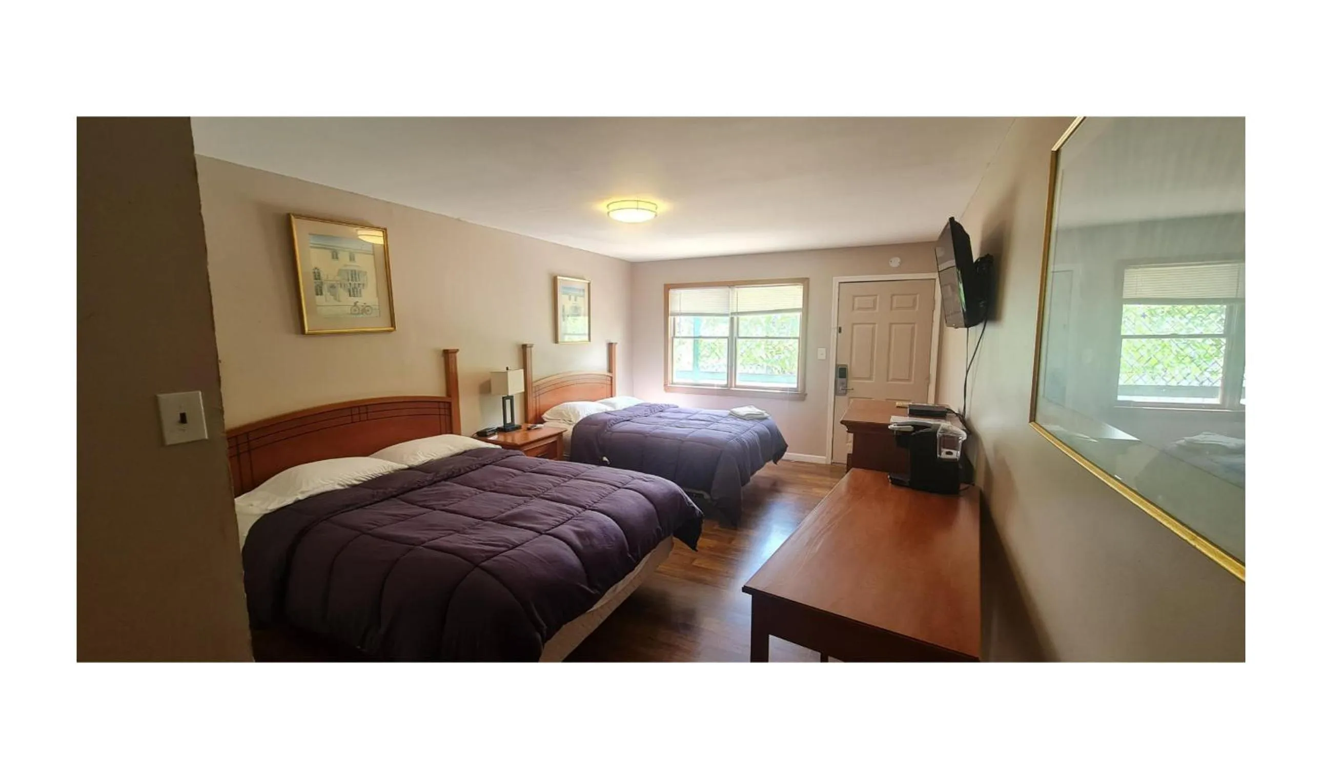 Bedroom, Bed in Werry's Cottages Motel & Pub by OYO East Stroudsburg Poconos