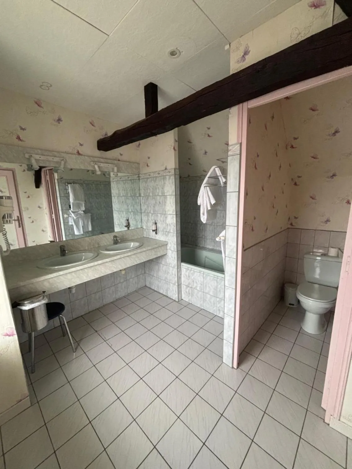 Bathroom in Hotel Le Bon Laboureur