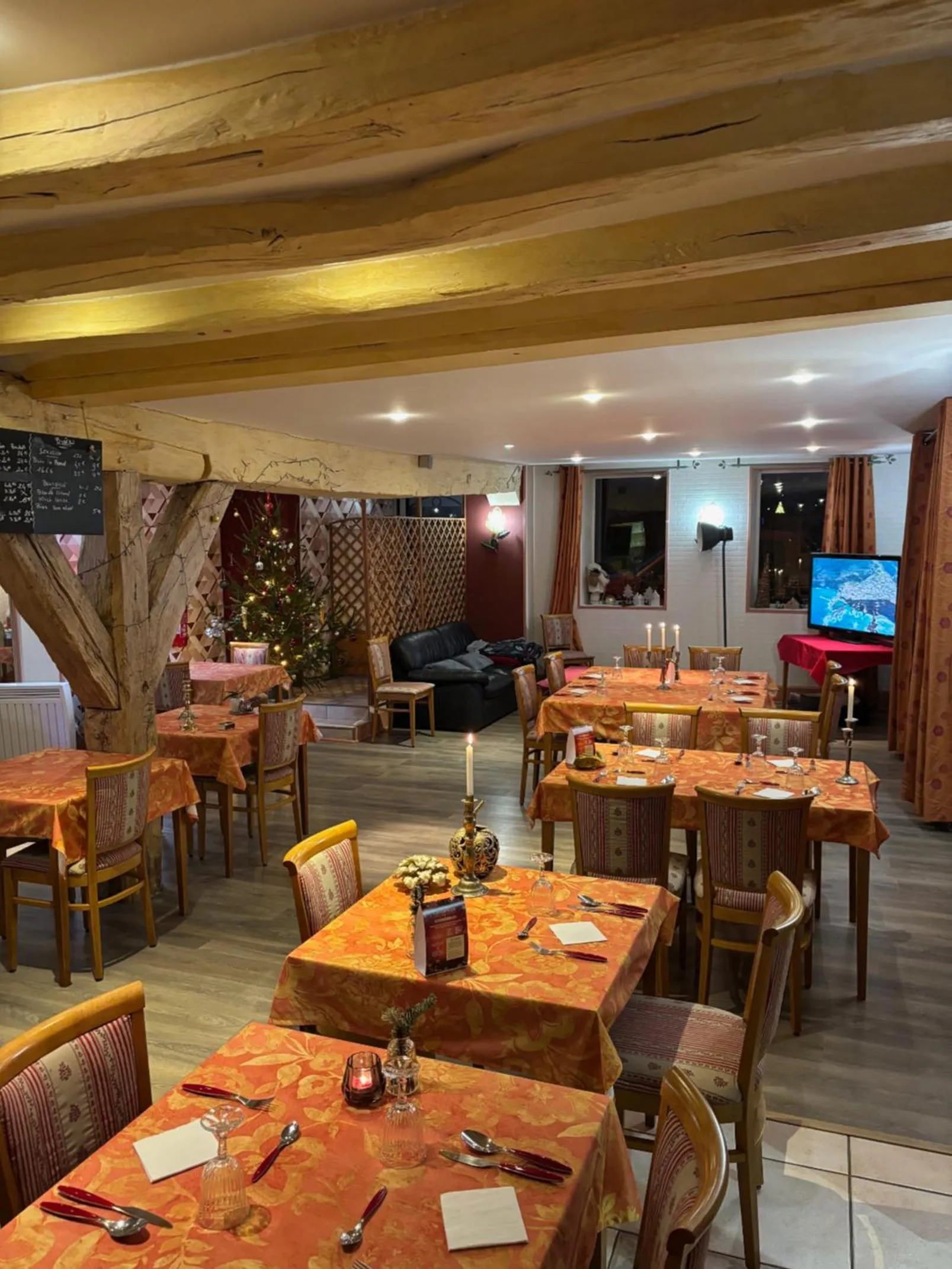 Restaurant/places to eat in Hotel Le Bon Laboureur