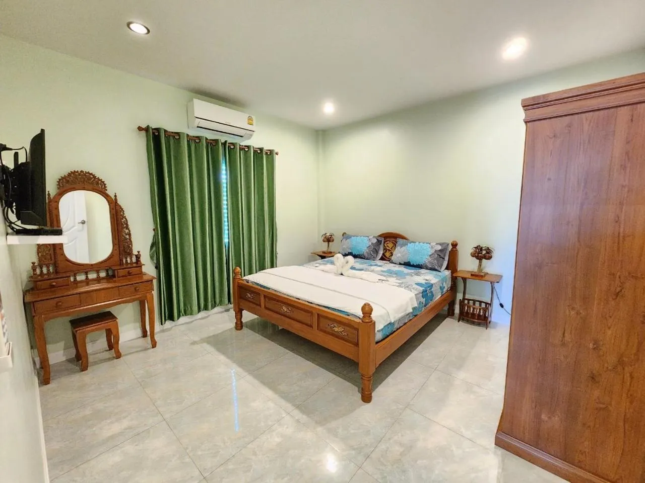 Property building, Bed in Blue Beach Bungalow